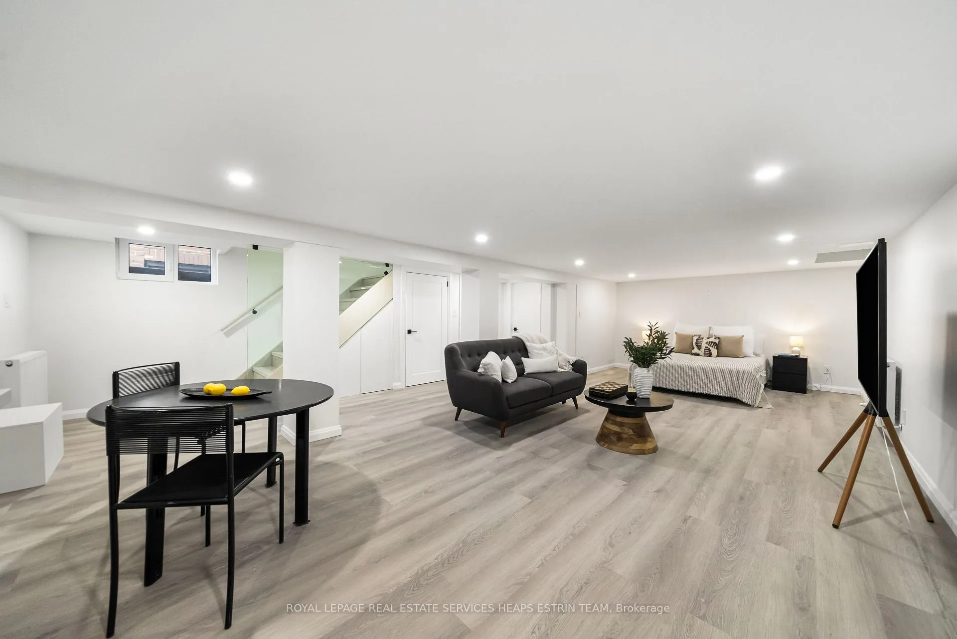 Photo 31 of 335 St Clair Avenue E, Toronto, Rosedale-Moore Park — HOMEH