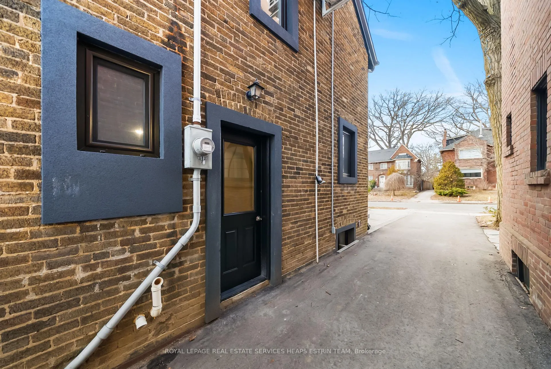 Photo 38 of 335 St Clair Avenue E, Toronto, Rosedale-Moore Park — HOMEH