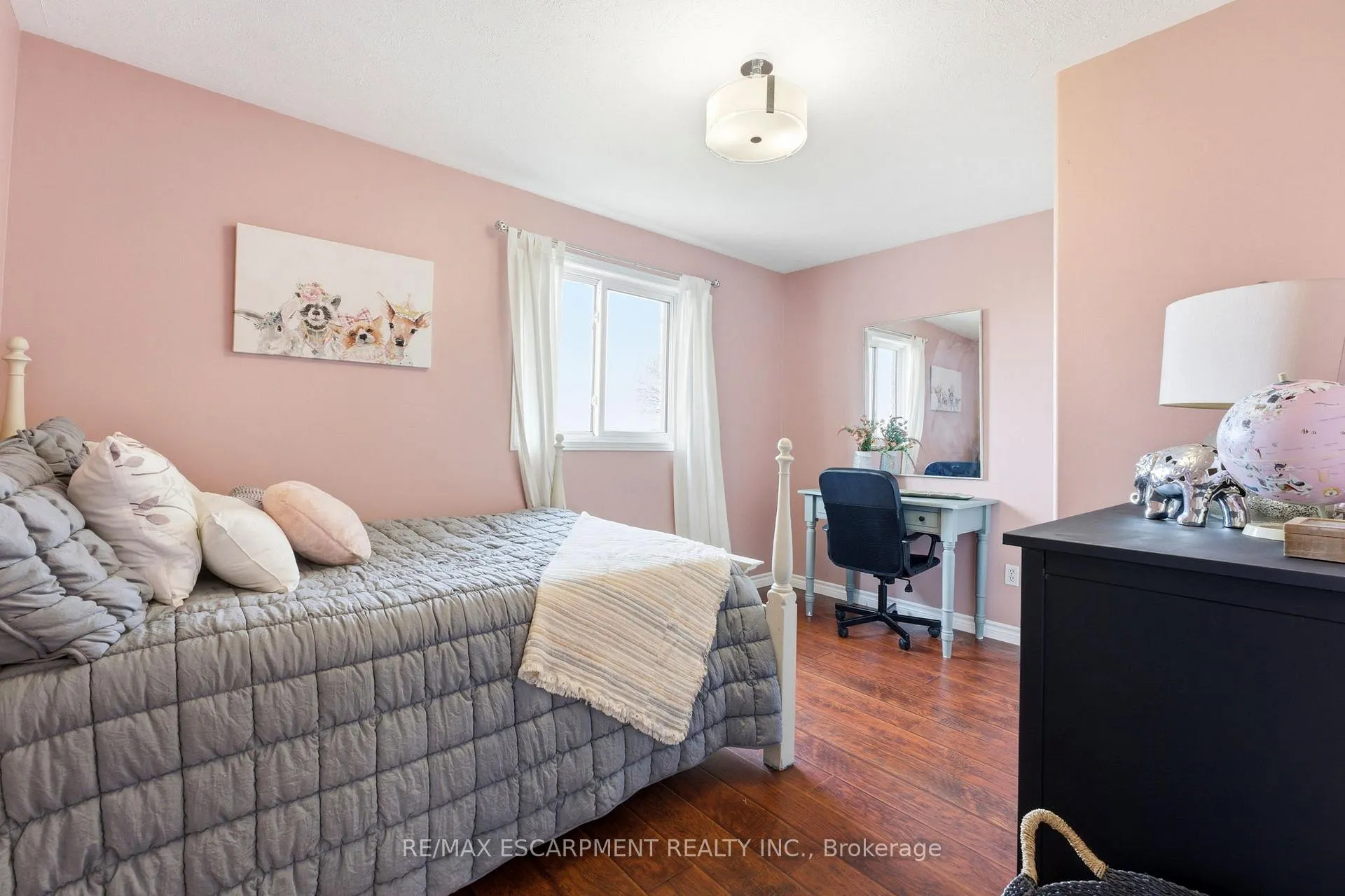 Photo 9 of 55 Anastasia Crescent, Brantford — HOMEH