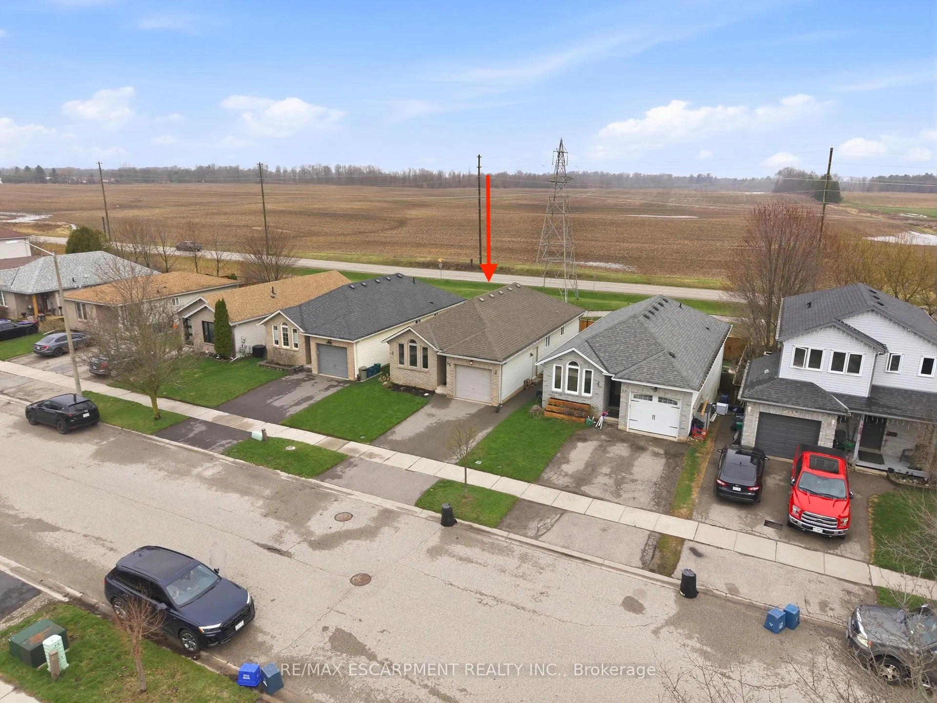 Photo 19 of 55 Anastasia Crescent, Brantford — HOMEH