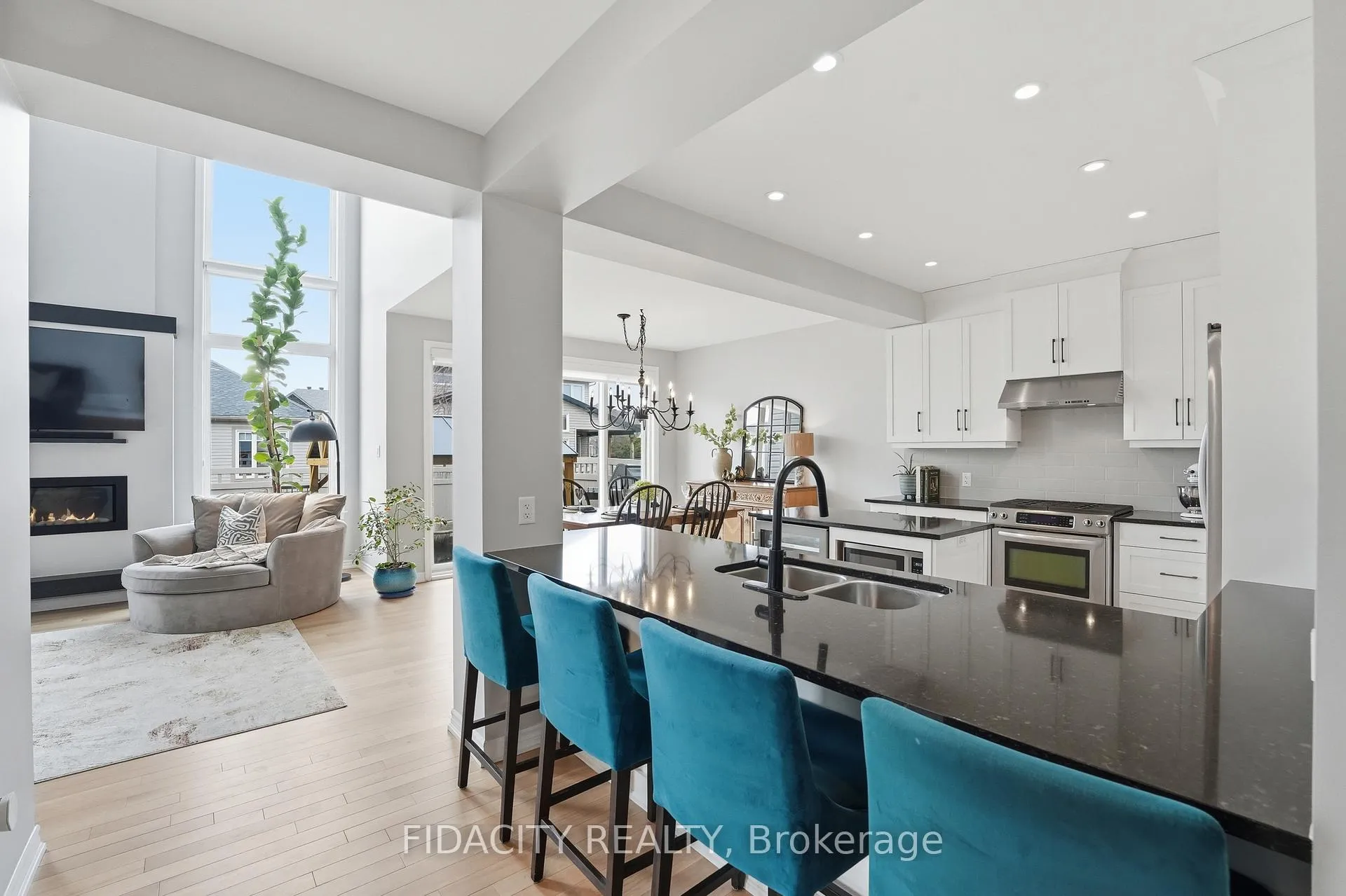 Photo 4 of 216 Balikun Heights, Ottawa, Kanata - Emerald Meadows/Trailwest — HOMEH