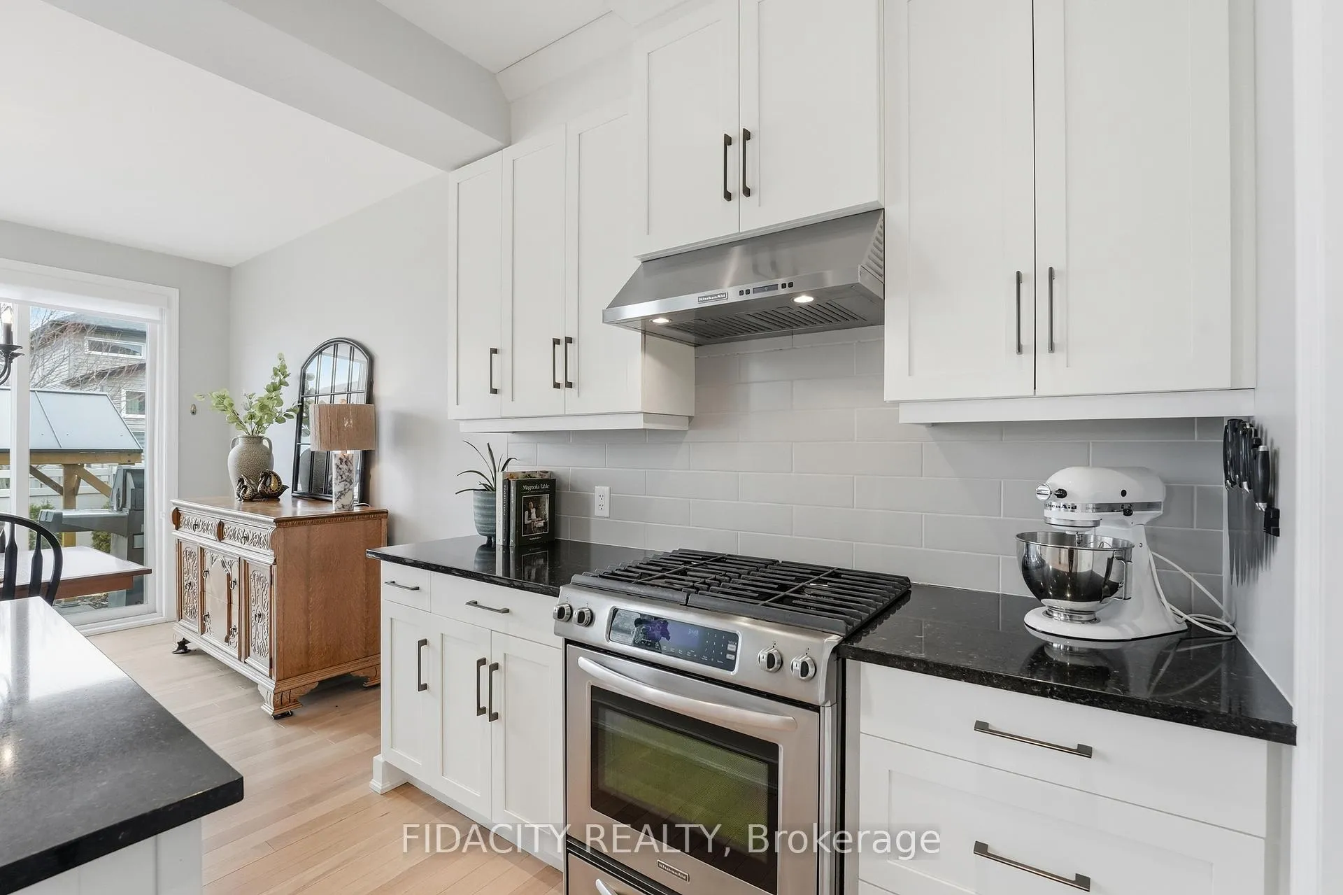 Photo 7 of 216 Balikun Heights, Ottawa, Kanata - Emerald Meadows/Trailwest — HOMEH