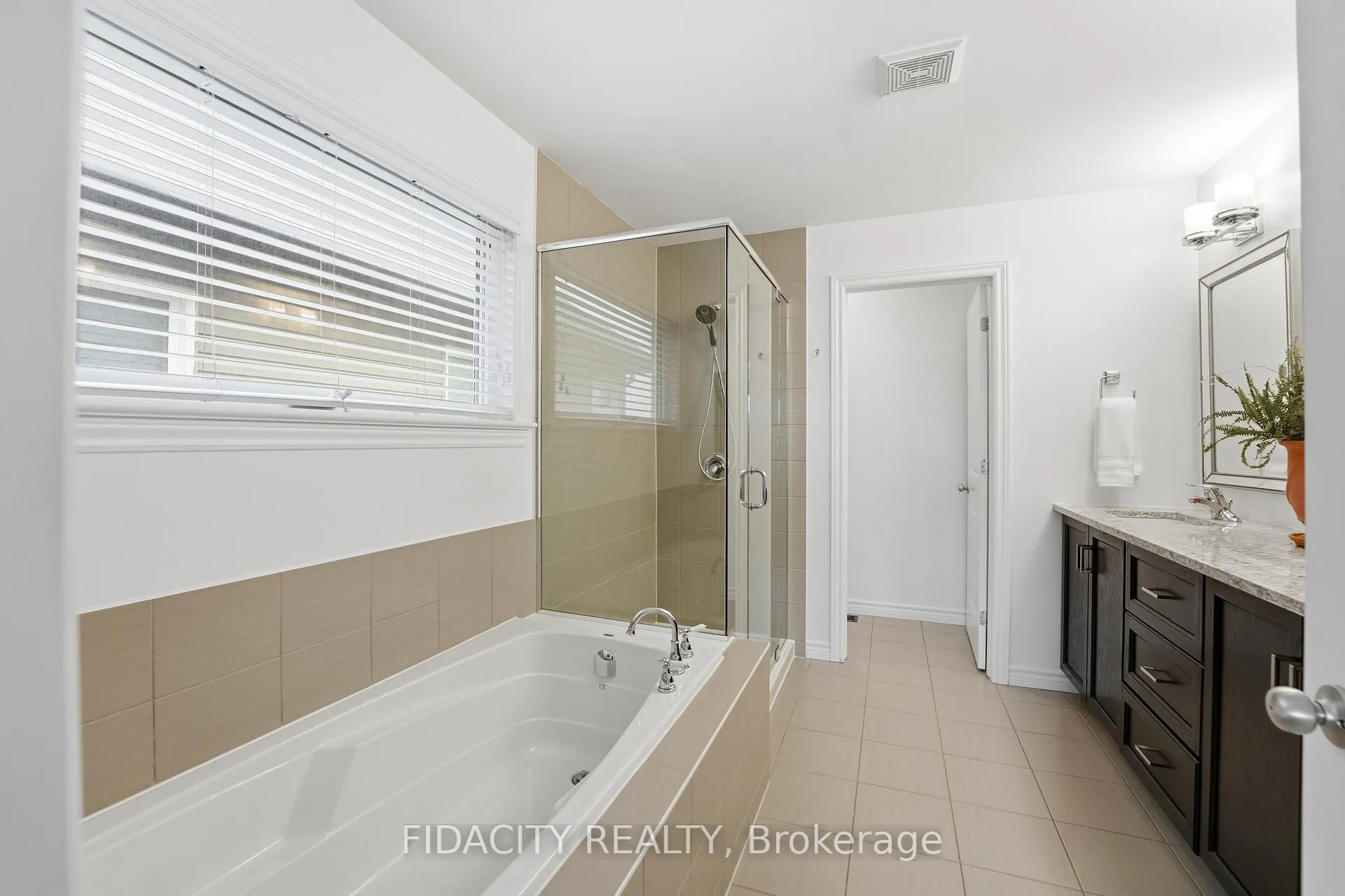 Photo 23 of 216 Balikun Heights, Ottawa, Kanata - Emerald Meadows/Trailwest — HOMEH