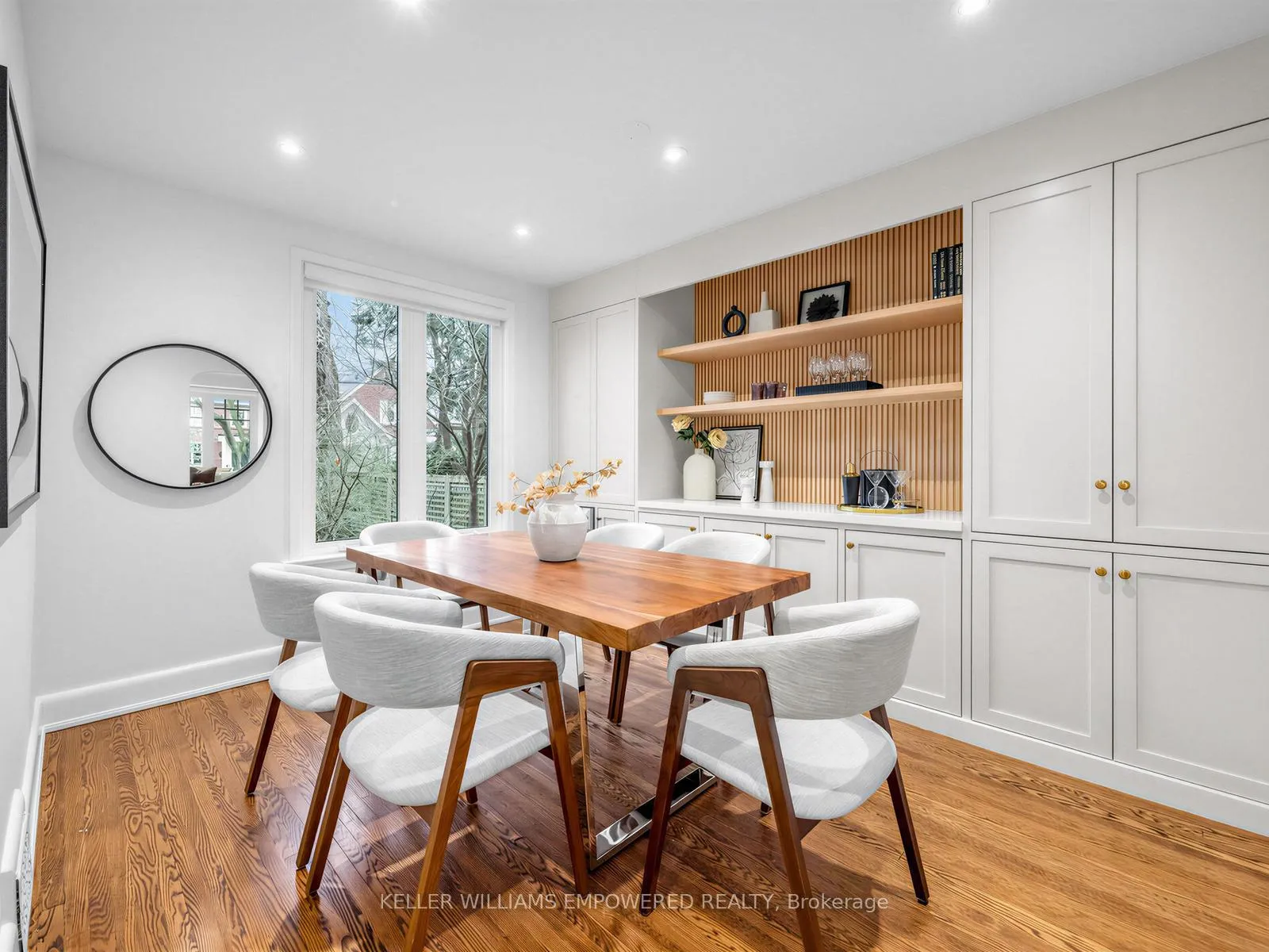 Photo 7 of 53 Edgemore Drive E, Etobicoke, Stonegate-Queensway — HOMEH