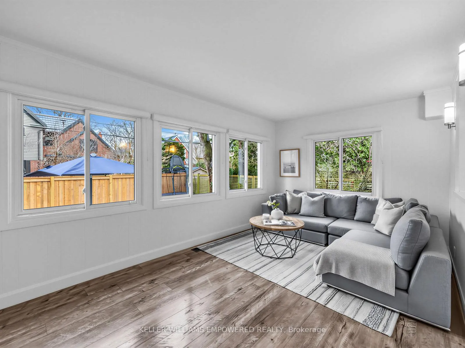 Photo 13 of 53 Edgemore Drive E, Etobicoke, Stonegate-Queensway — HOMEH