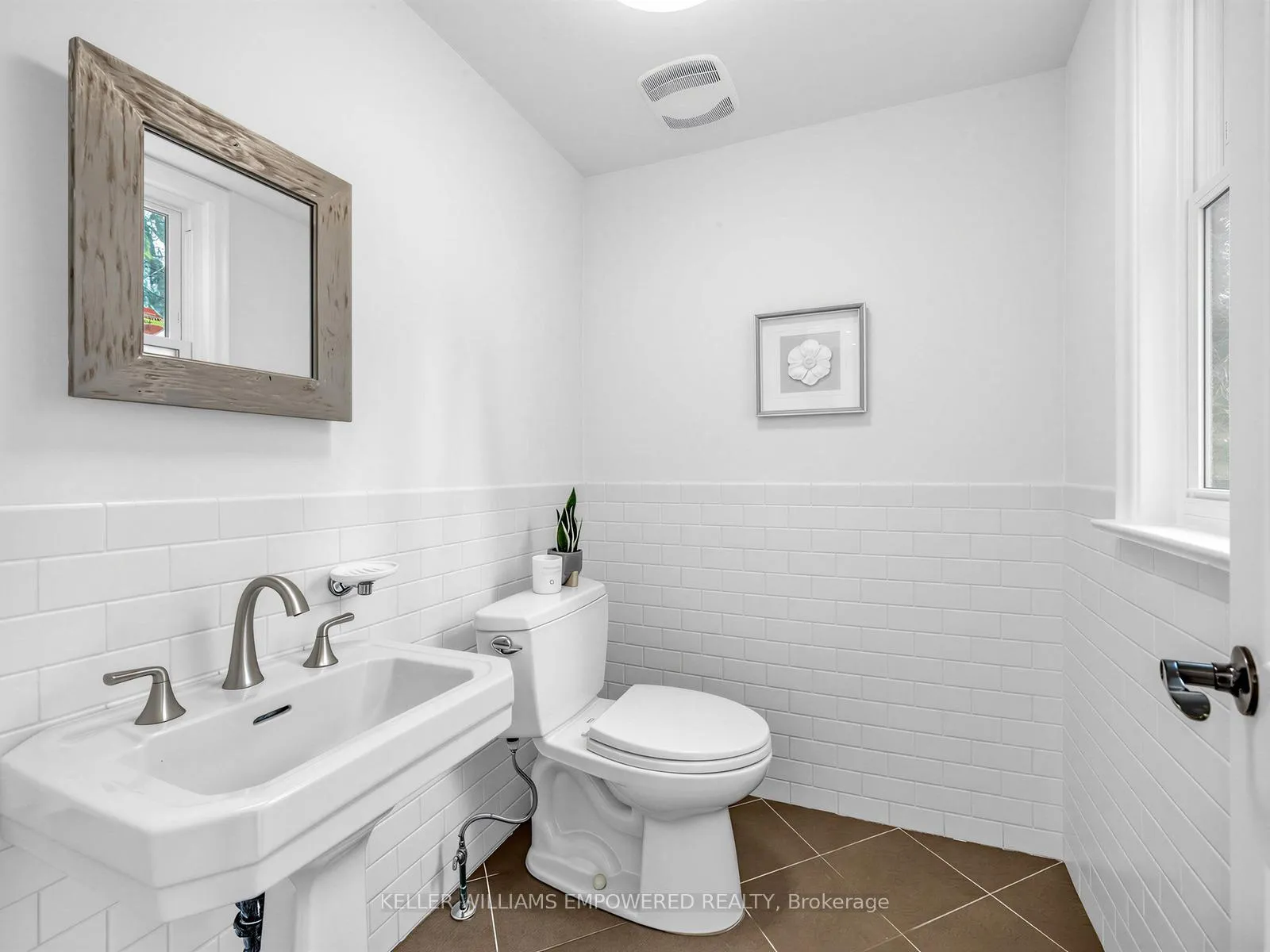 Photo 14 of 53 Edgemore Drive E, Etobicoke, Stonegate-Queensway — HOMEH