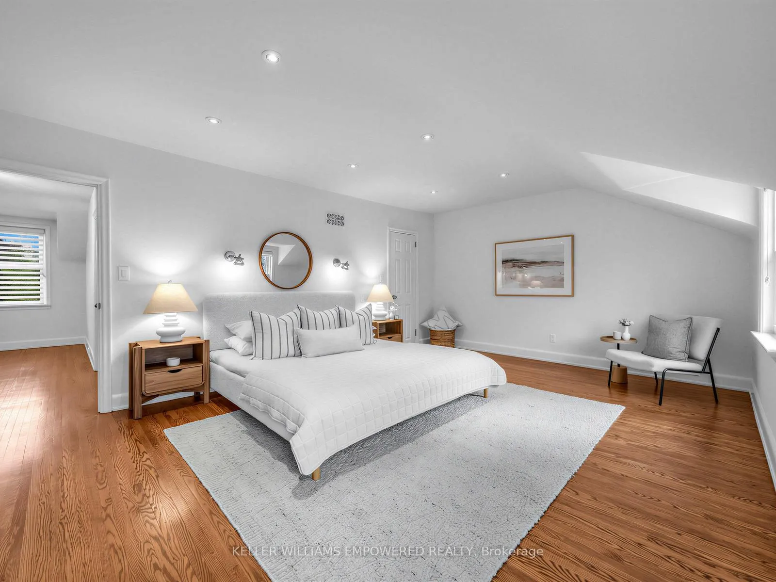 Photo 16 of 53 Edgemore Drive E, Etobicoke, Stonegate-Queensway — HOMEH