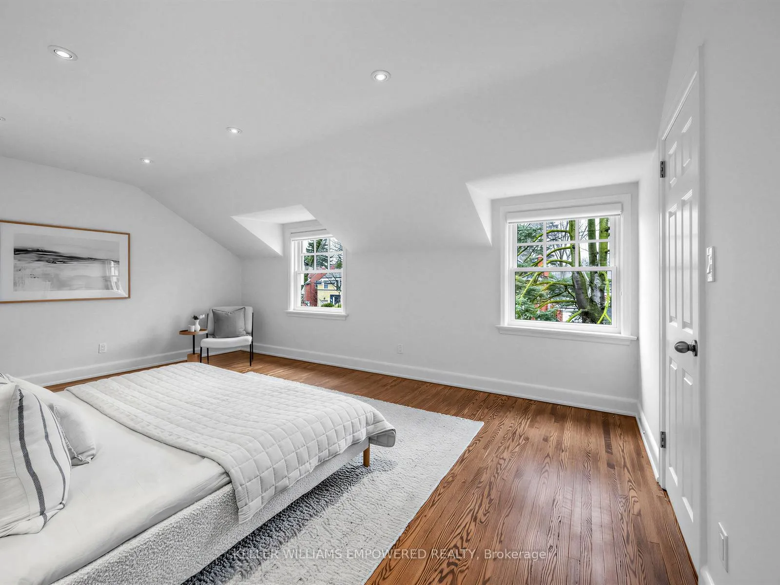 Photo 17 of 53 Edgemore Drive E, Etobicoke, Stonegate-Queensway — HOMEH