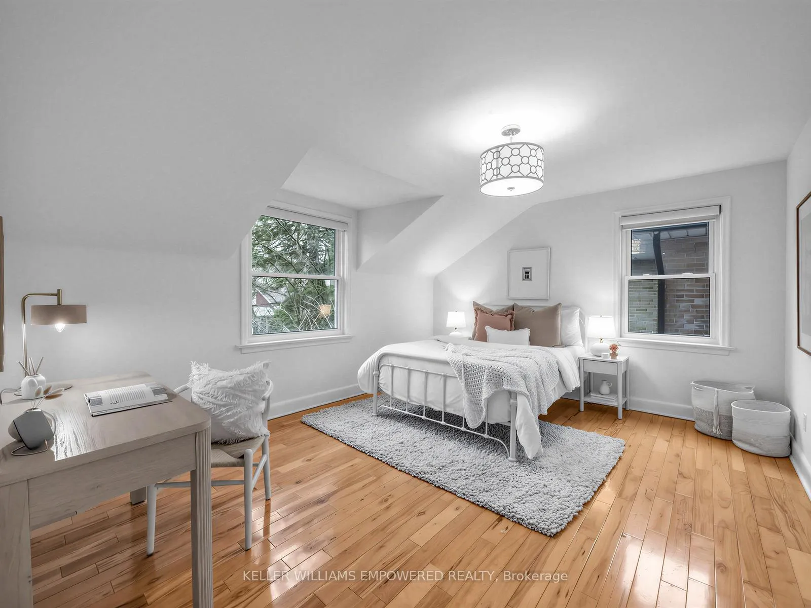 Photo 18 of 53 Edgemore Drive E, Etobicoke, Stonegate-Queensway — HOMEH