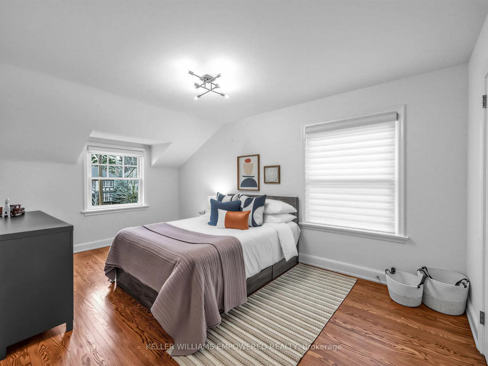 Photo 19 of 53 Edgemore Drive E, Etobicoke, Stonegate-Queensway — HOMEH