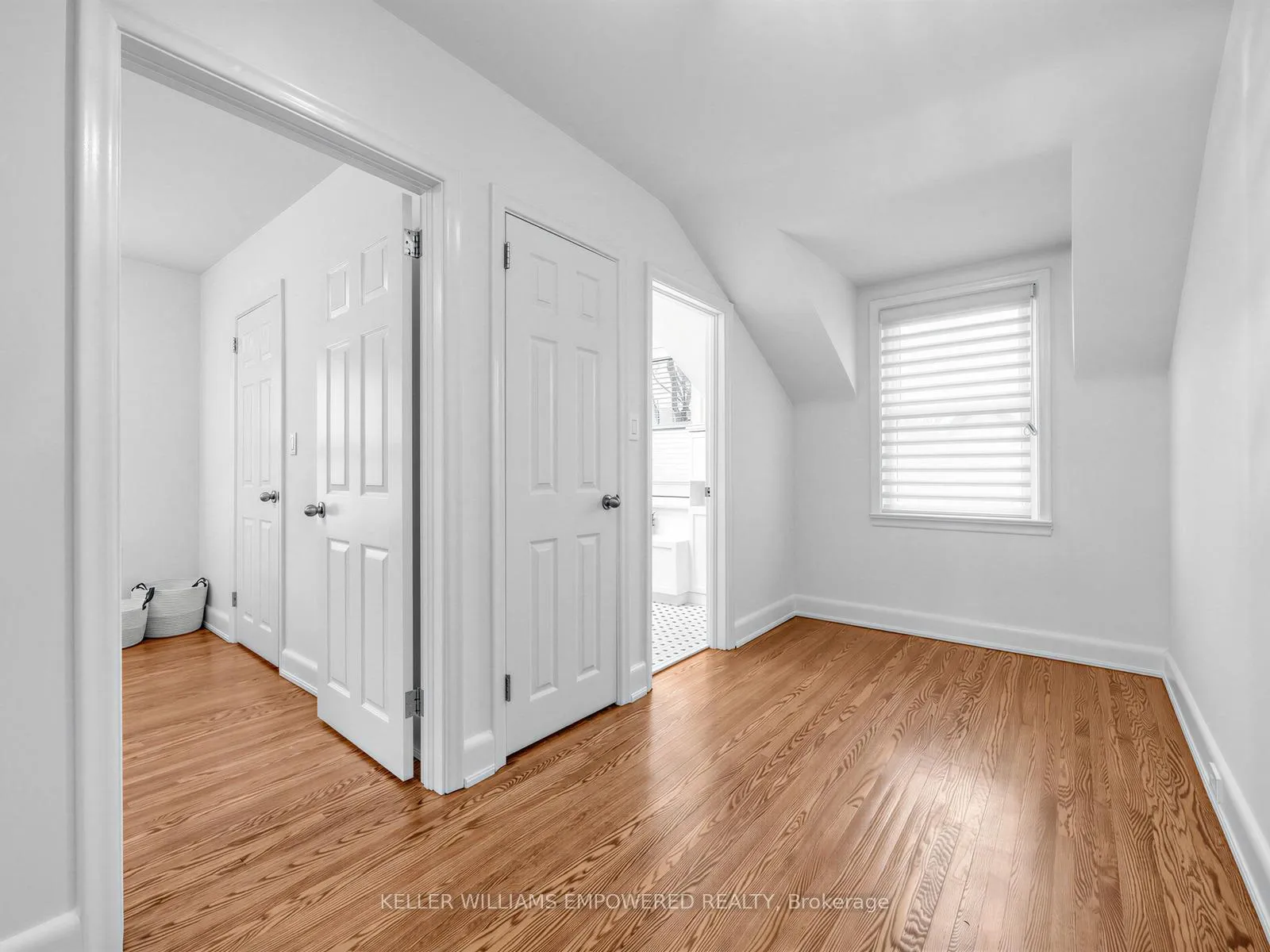 Photo 22 of 53 Edgemore Drive E, Etobicoke, Stonegate-Queensway — HOMEH