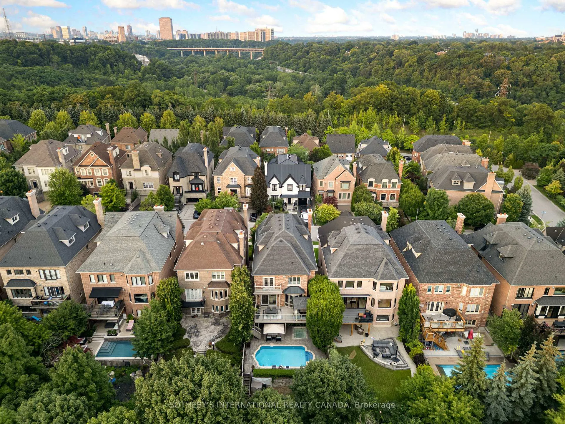 Photo 49 of 24 True Davidson Drive, Toronto, Leaside — HOMEH