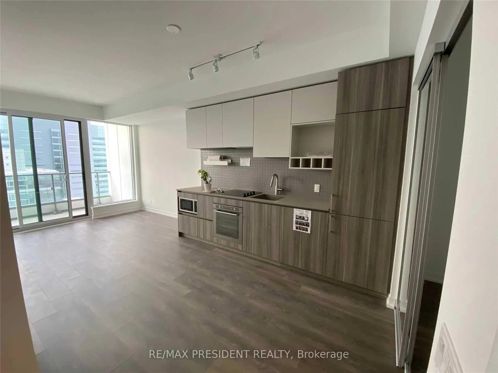 Photo 6 of Unit 1606, 5 Buttermill Avenue, Vaughan, Vaughan Corporate Centre — HOMEH