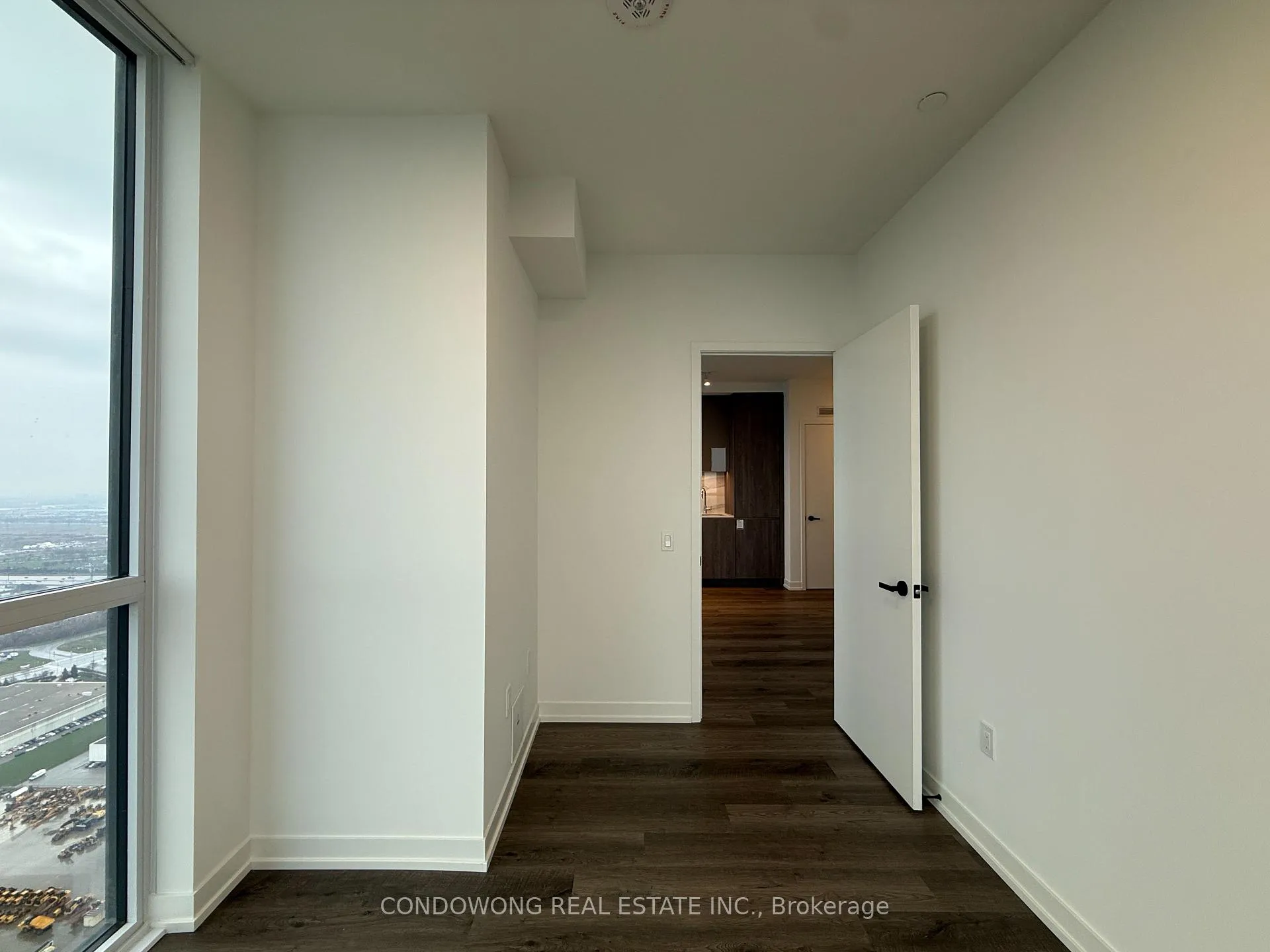 Photo 8 of Unit 6006, 8 Interchange Way, Vaughan, Vaughan Corporate Centre — HOMEH