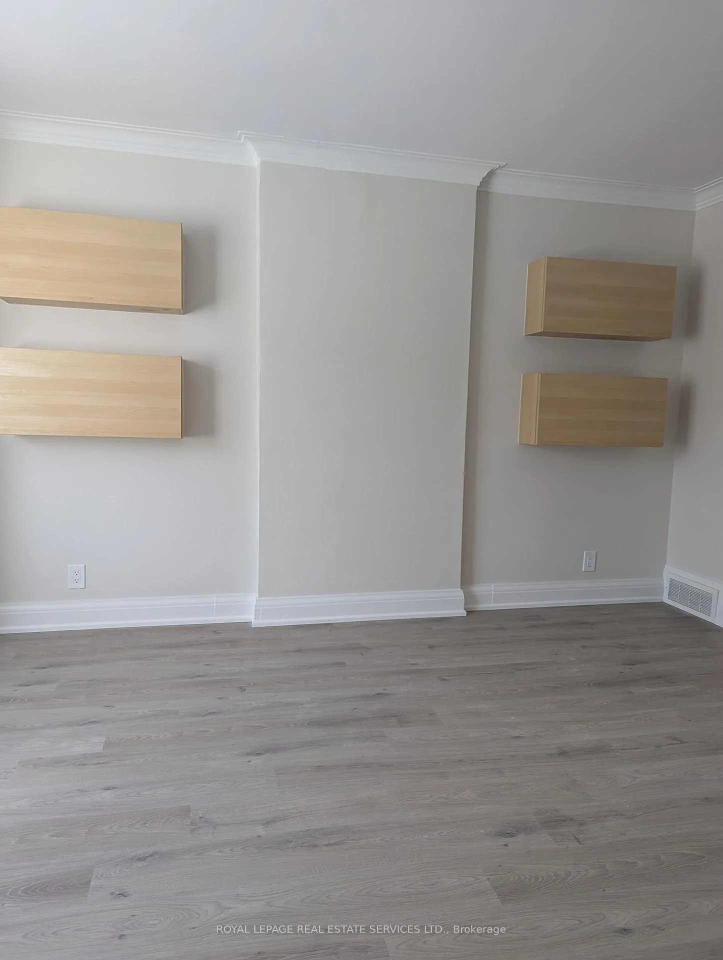Photo 4 of Unit Main Floor, 292 Scott Road, Toronto, Keelesdale-Eglinton West — HOMEH