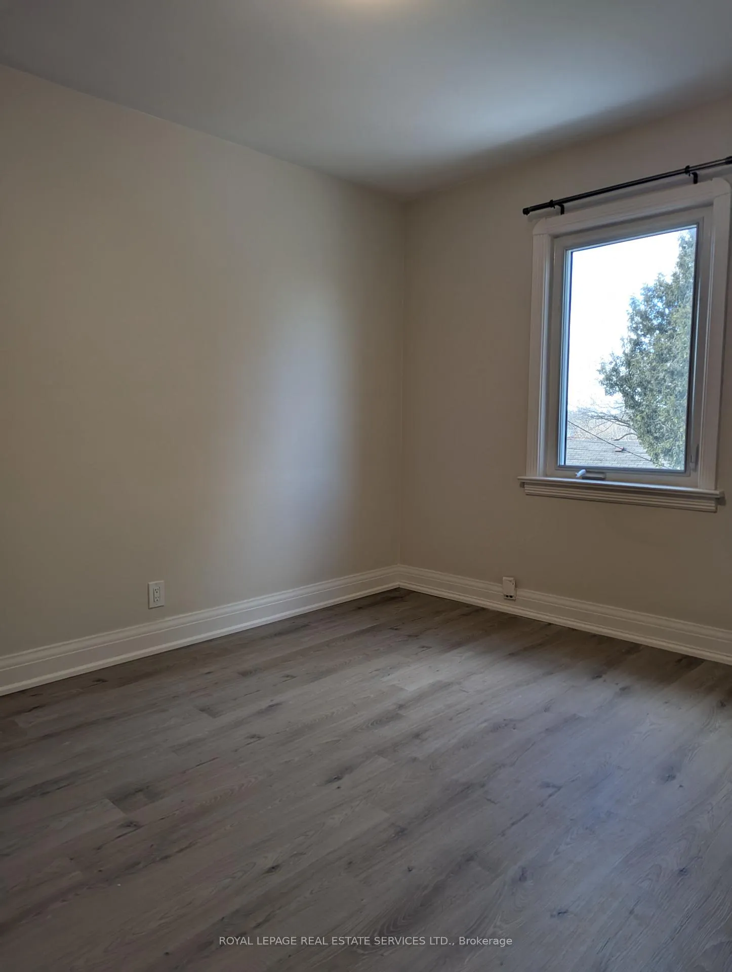 Photo 8 of Unit Main Floor, 292 Scott Road, Toronto, Keelesdale-Eglinton West — HOMEH