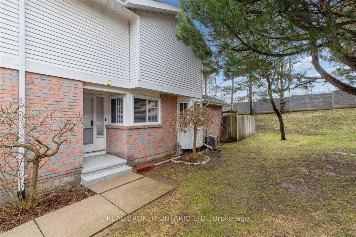 Photo 2 of Unit 3, 481 Beechwood Drive, Waterloo, Westvale — HOMEH