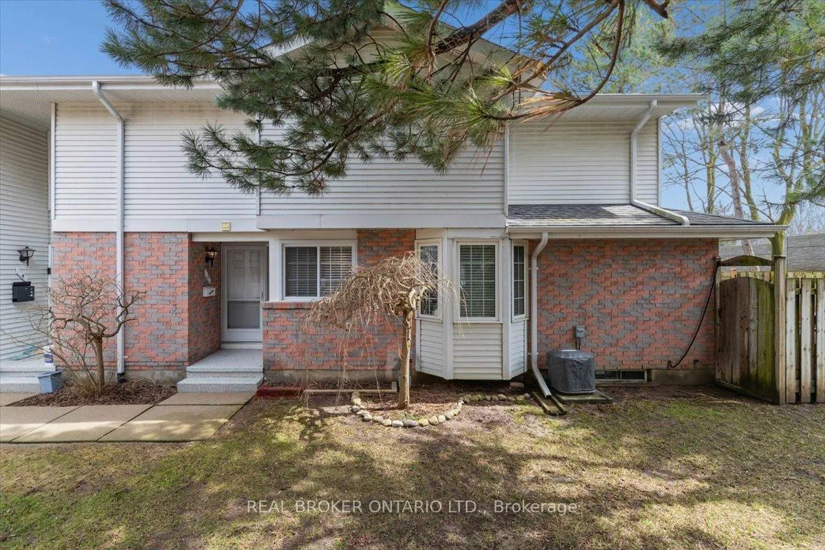 Photo 3 of Unit 3, 481 Beechwood Drive, Waterloo, Westvale — HOMEH