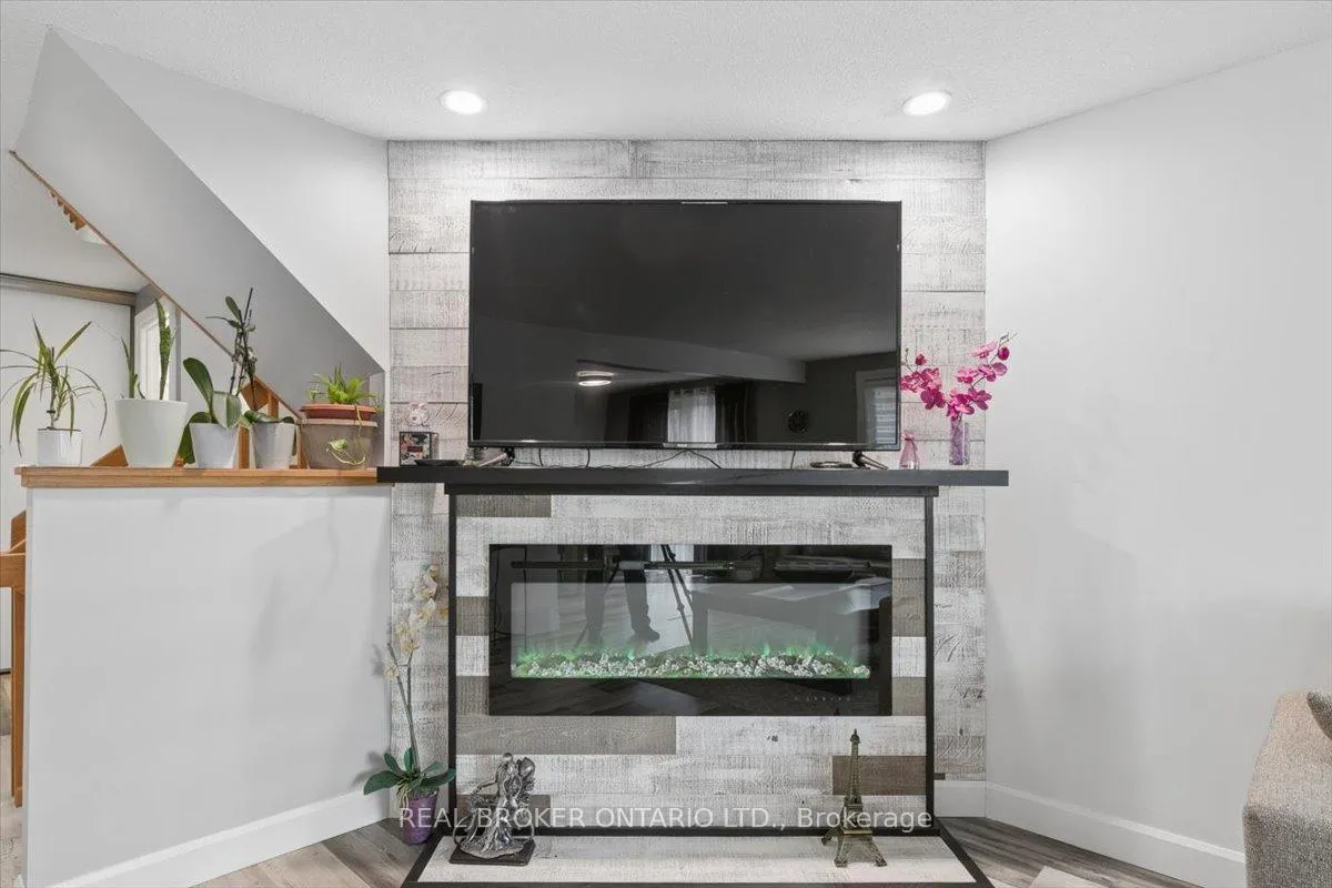 Photo 16 of Unit 3, 481 Beechwood Drive, Waterloo, Westvale — HOMEH