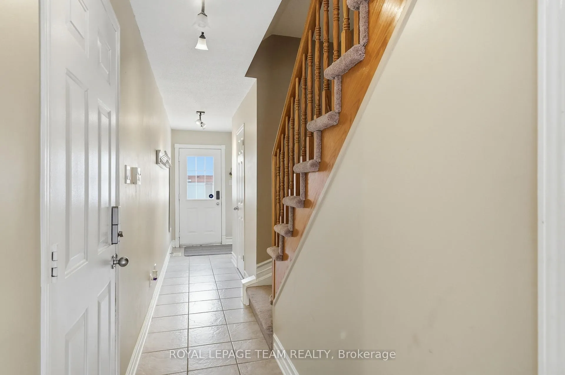 Photo 4 of Unit 206, 90 Edenvale Drive, Ottawa, Kanata - Beaverbrook — HOMEH