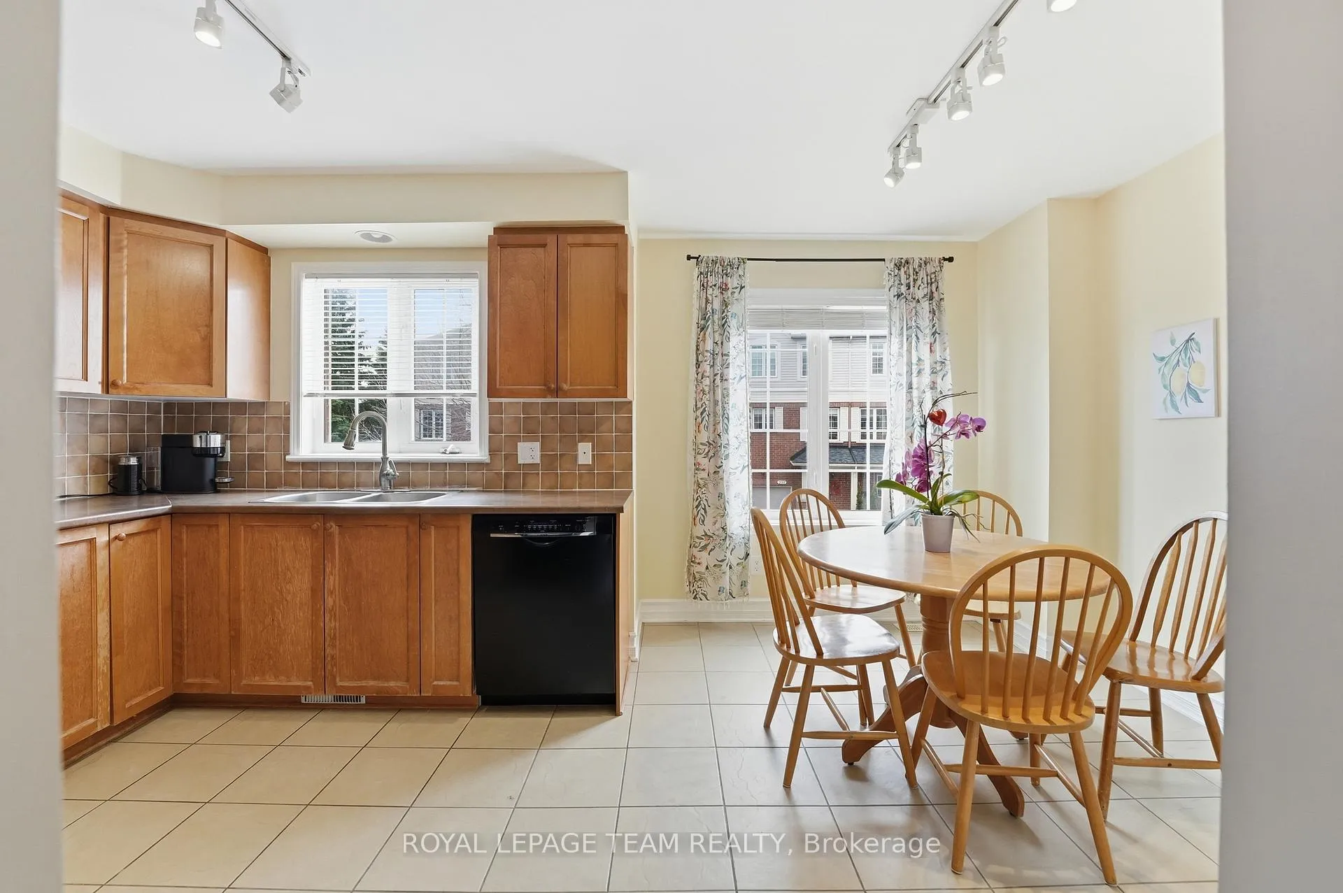 Photo 15 of Unit 206, 90 Edenvale Drive, Ottawa, Kanata - Beaverbrook — HOMEH