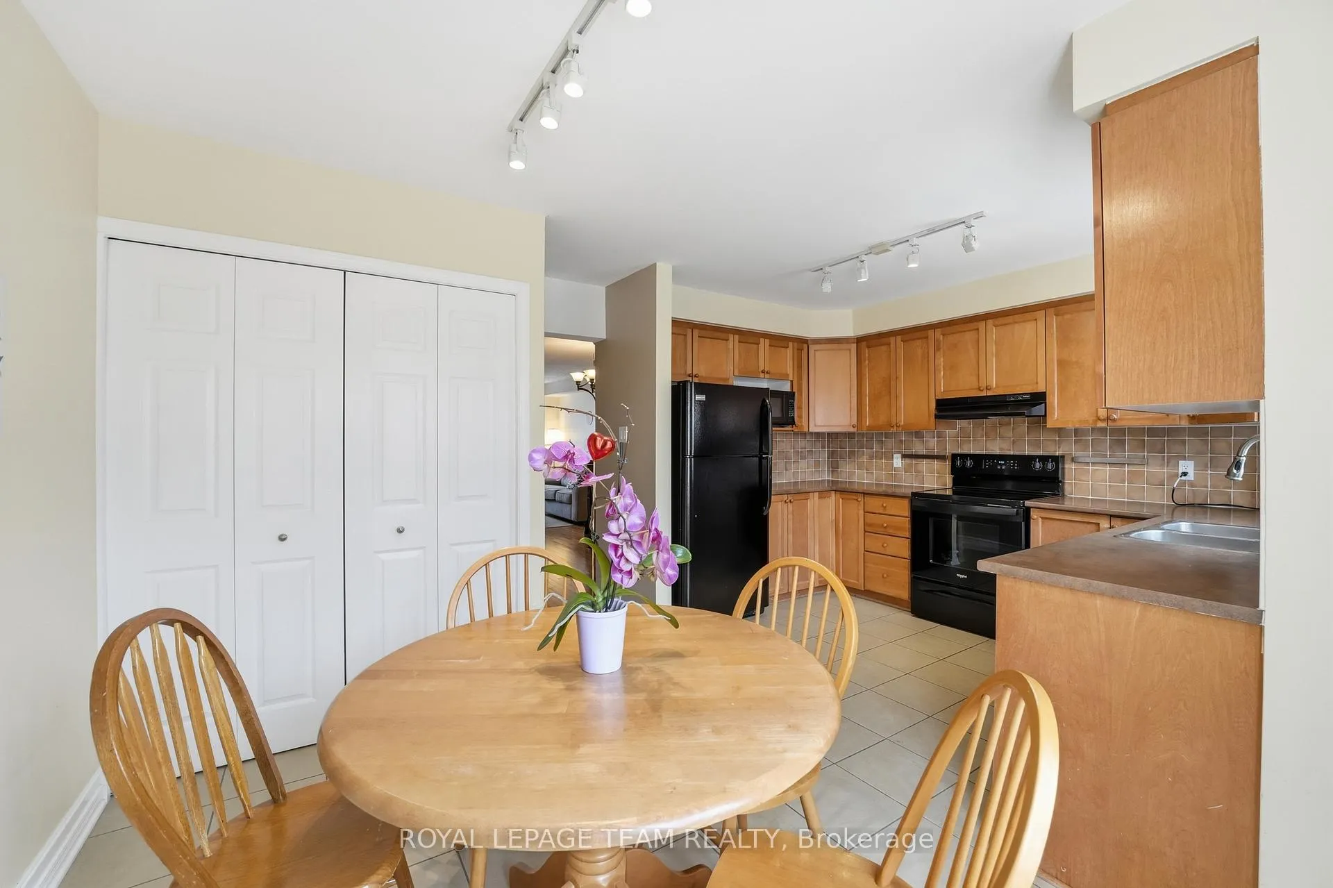 Photo 21 of Unit 206, 90 Edenvale Drive, Ottawa, Kanata - Beaverbrook — HOMEH