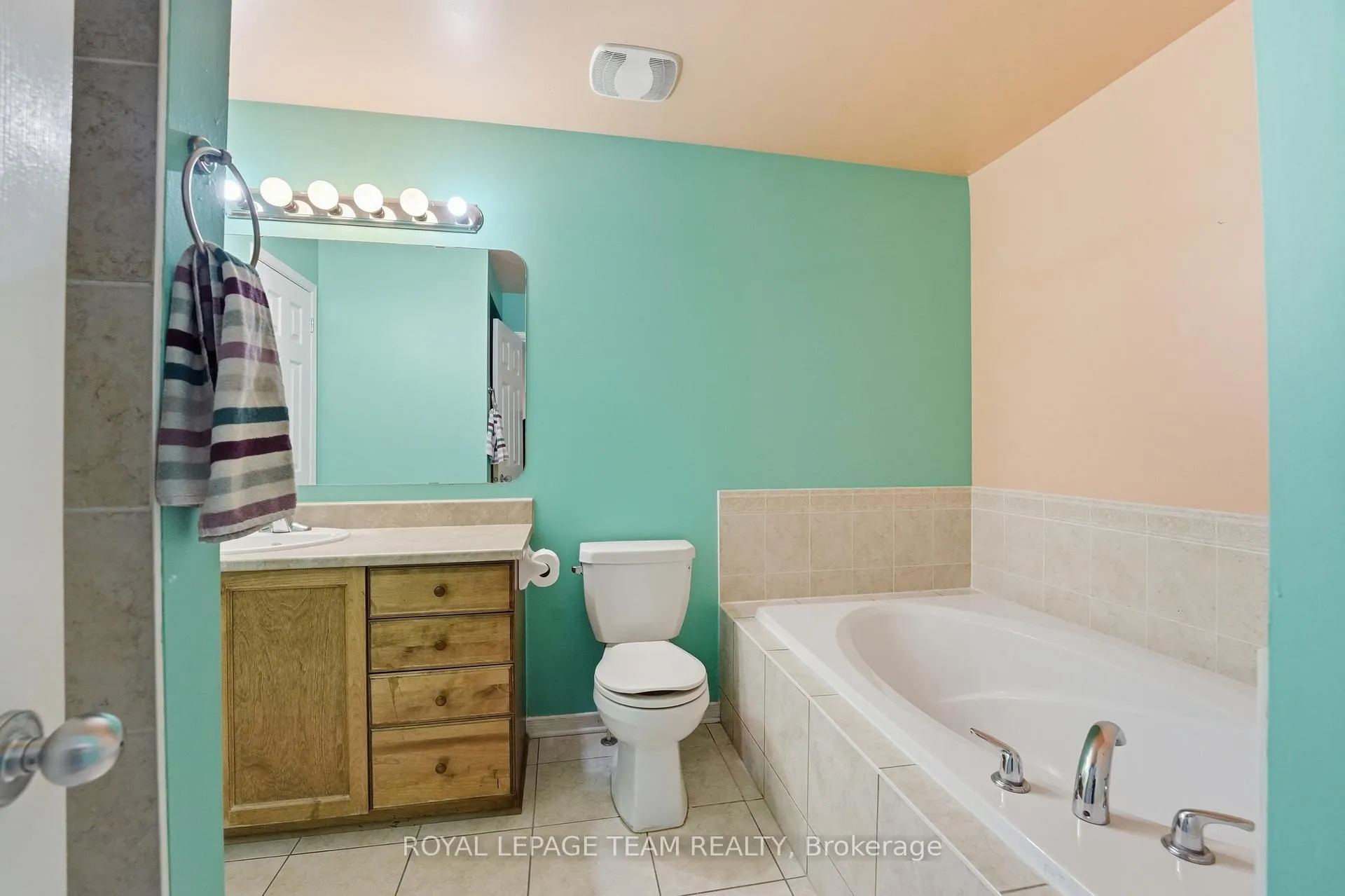Photo 29 of Unit 206, 90 Edenvale Drive, Ottawa, Kanata - Beaverbrook — HOMEH