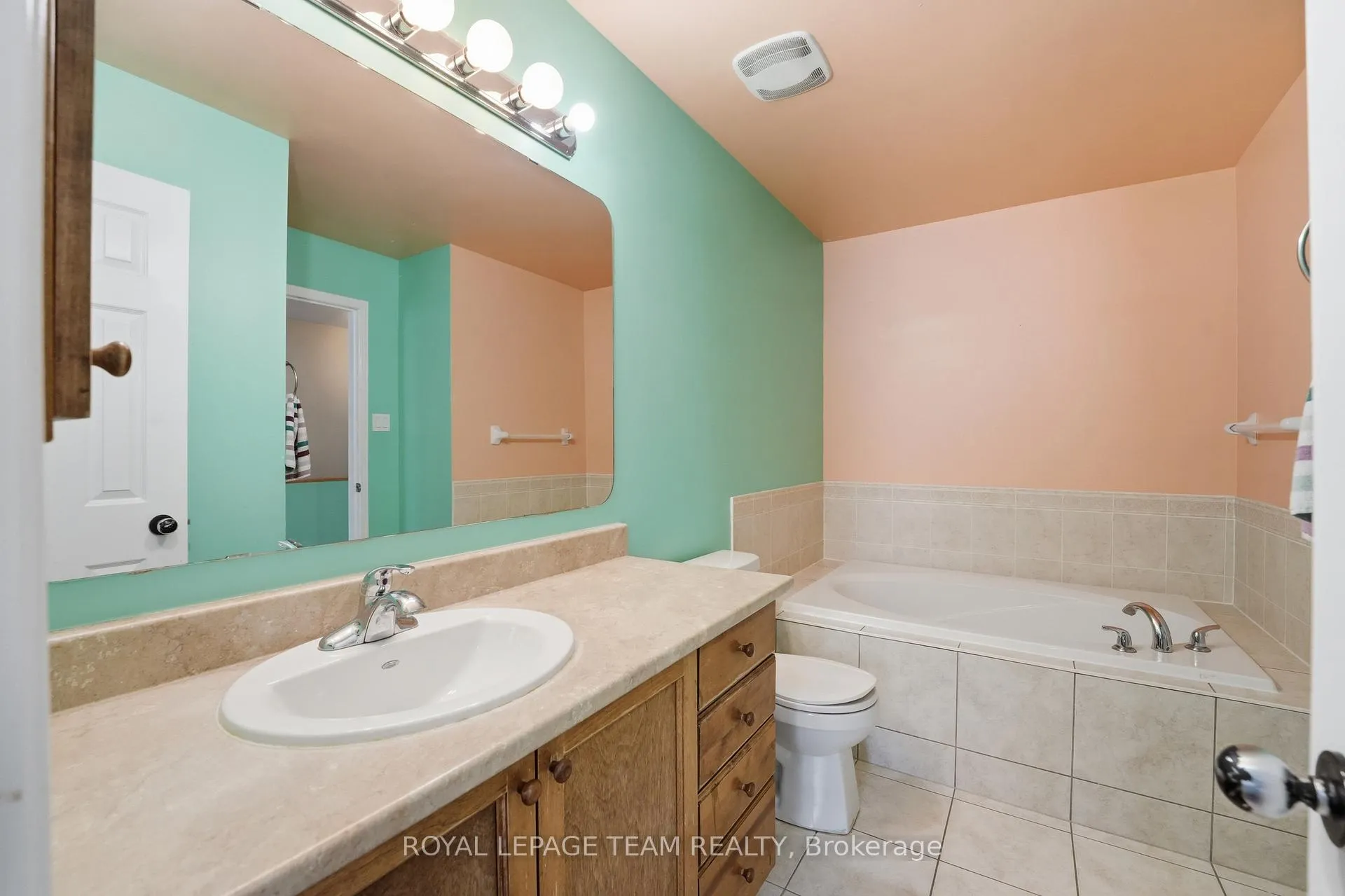 Photo 31 of Unit 206, 90 Edenvale Drive, Ottawa, Kanata - Beaverbrook — HOMEH