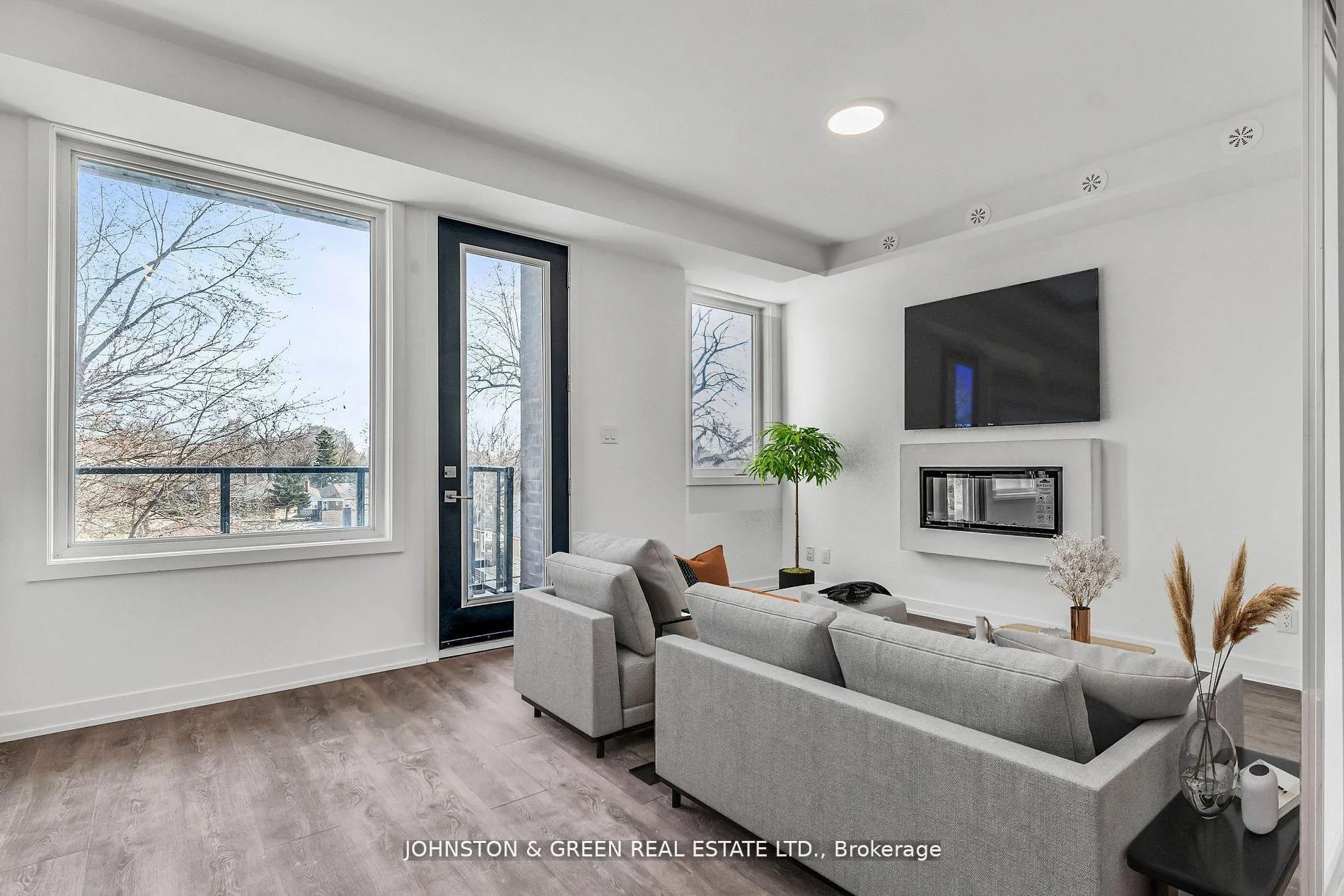 Photo 5 of Unit 10, 1479 O'Connor Drive, Toronto, O'Connor-Parkview — HOMEH