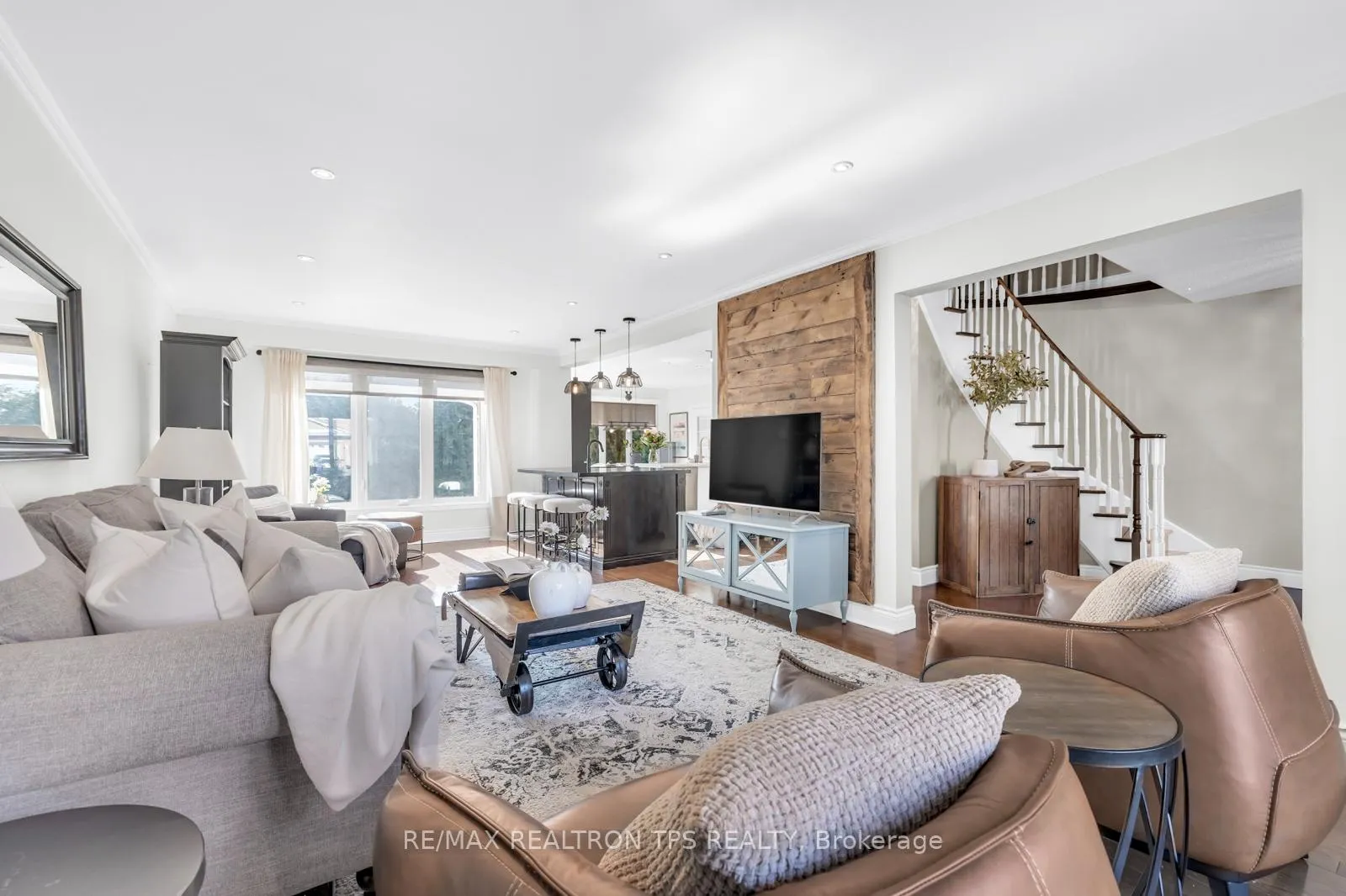 Photo 6 of 768 Barbados Street, Oshawa, Northglen — HOMEH