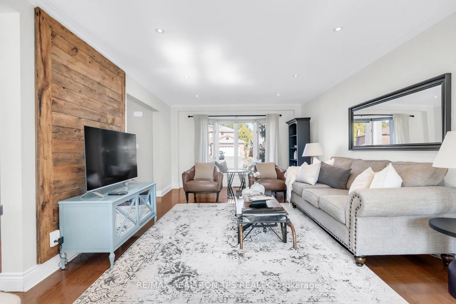 Photo 8 of 768 Barbados Street, Oshawa, Northglen — HOMEH