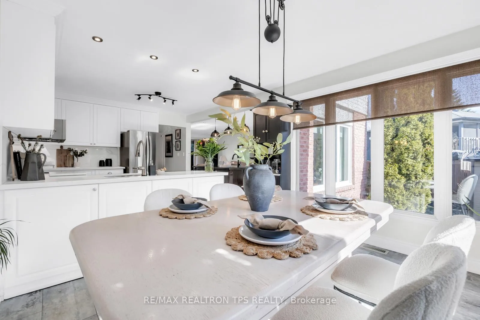 Photo 14 of 768 Barbados Street, Oshawa, Northglen — HOMEH