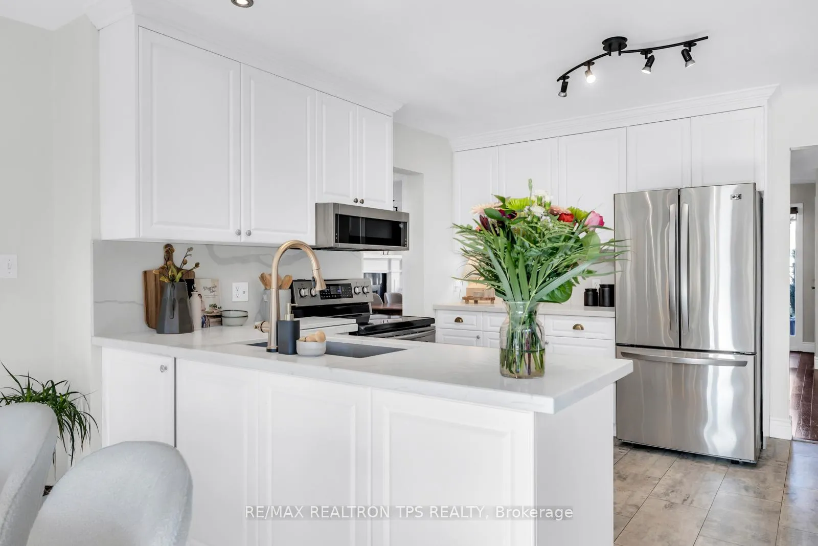 Photo 15 of 768 Barbados Street, Oshawa, Northglen — HOMEH