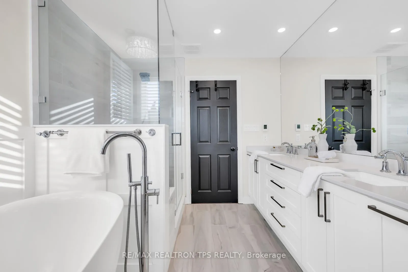 Photo 24 of 768 Barbados Street, Oshawa, Northglen — HOMEH