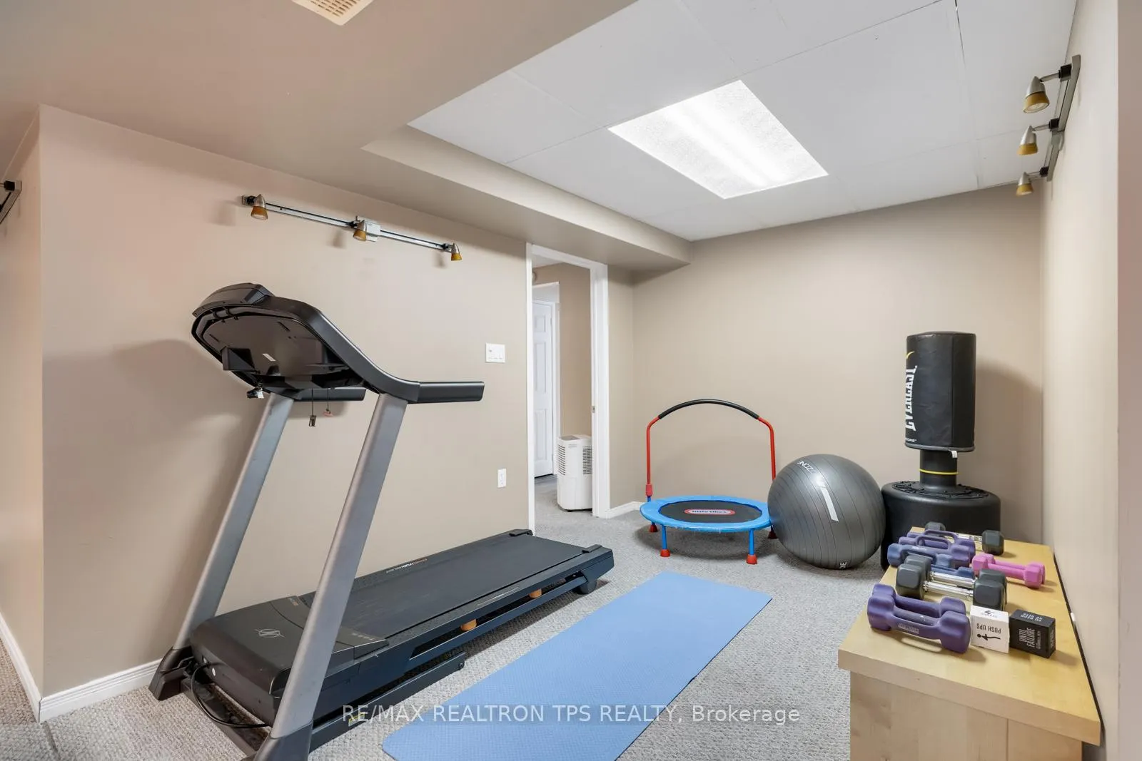 Photo 33 of 768 Barbados Street, Oshawa, Northglen — HOMEH