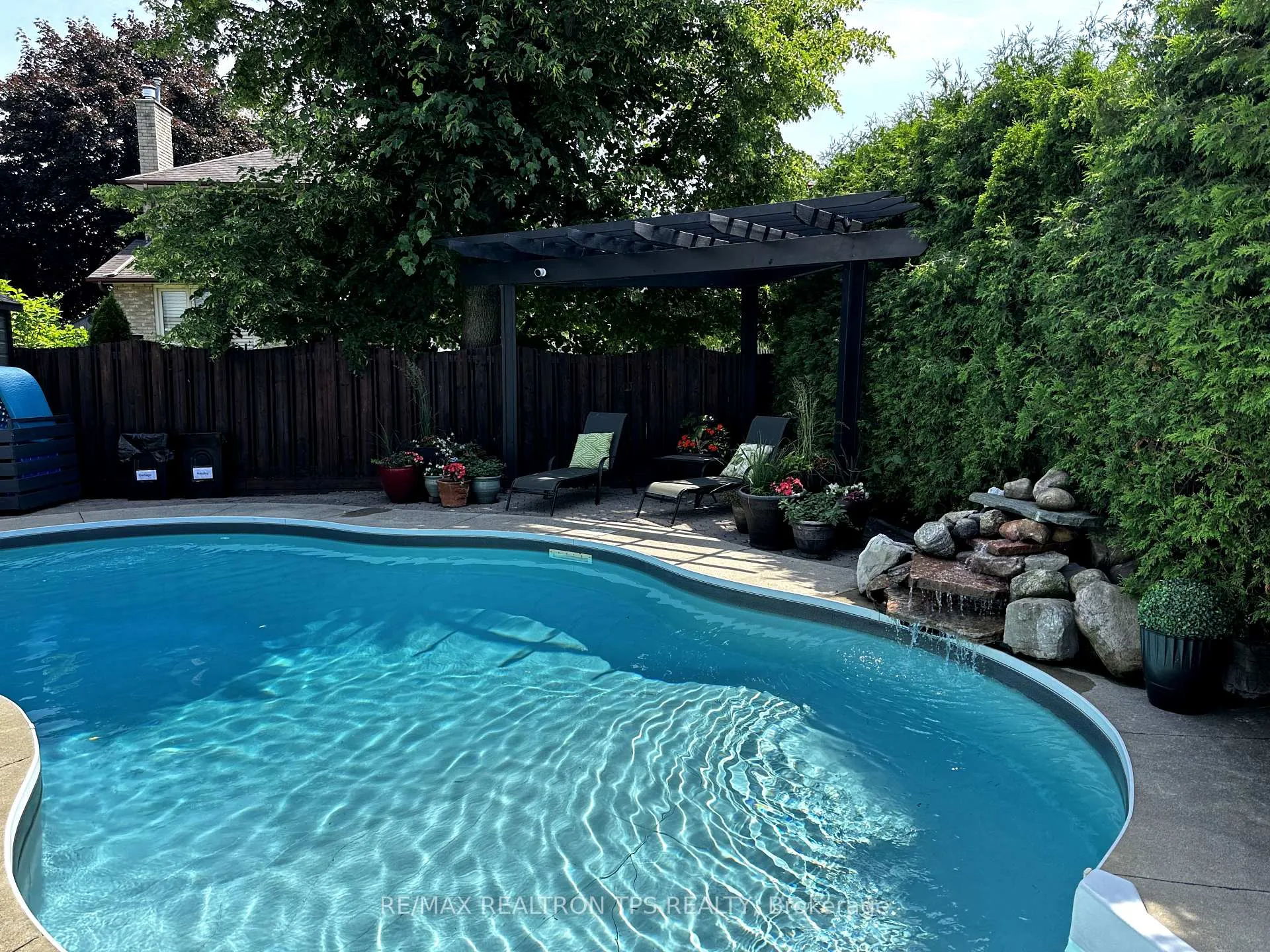 Photo 40 of 768 Barbados Street, Oshawa, Northglen — HOMEH