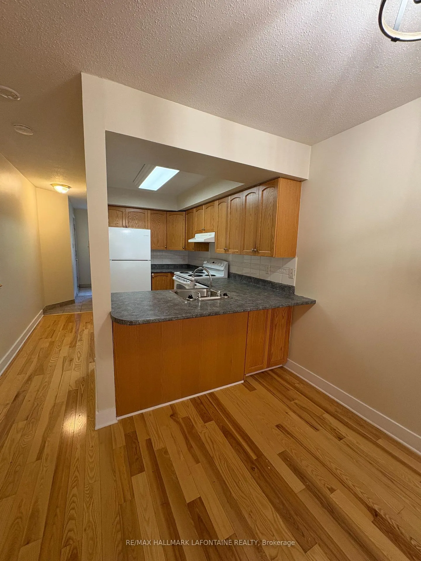 Photo 9 of 198 Alvin Road, Ottawa, Manor Park — HOMEH
