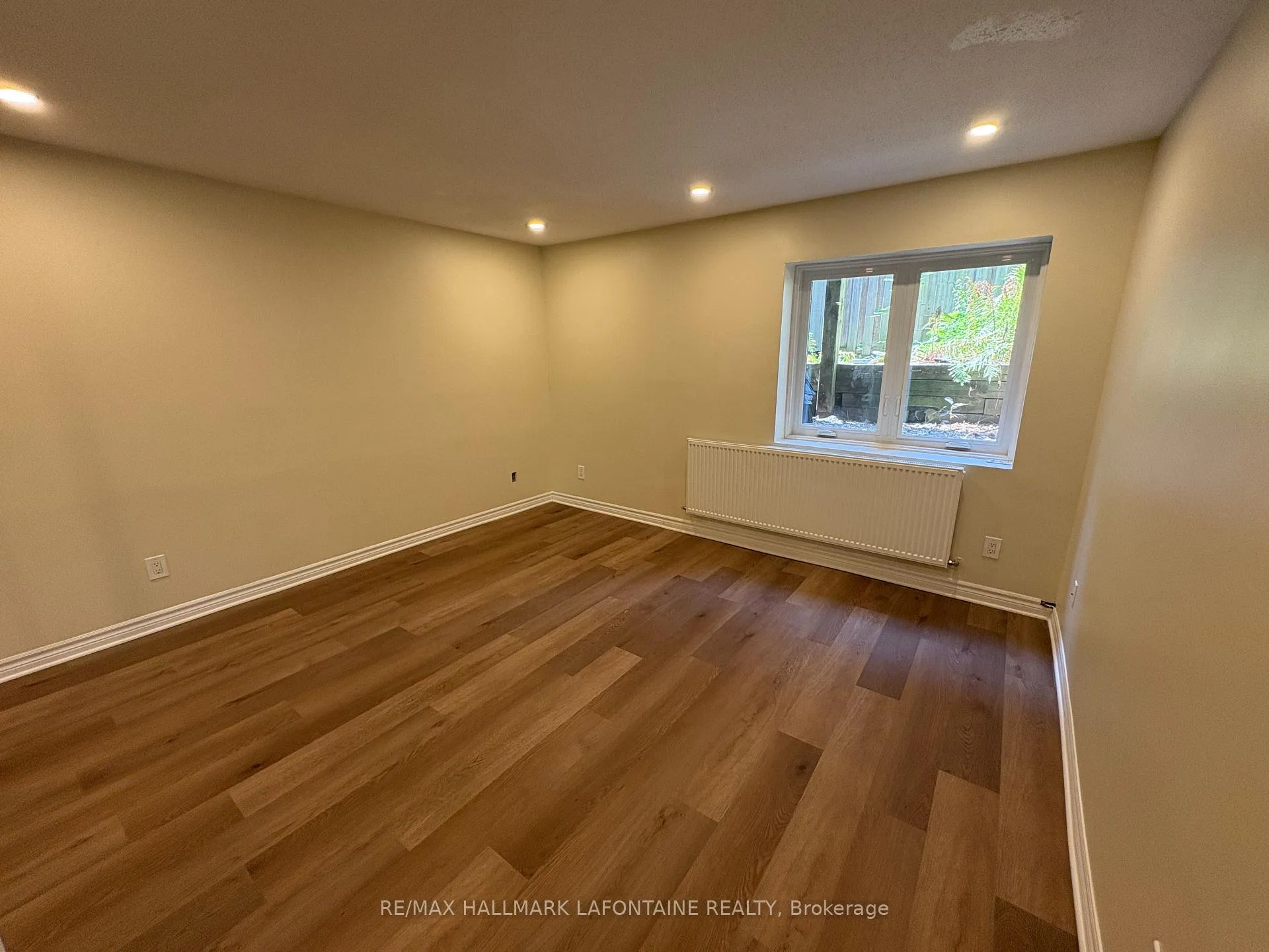 Photo 16 of 198 Alvin Road, Ottawa, Manor Park — HOMEH