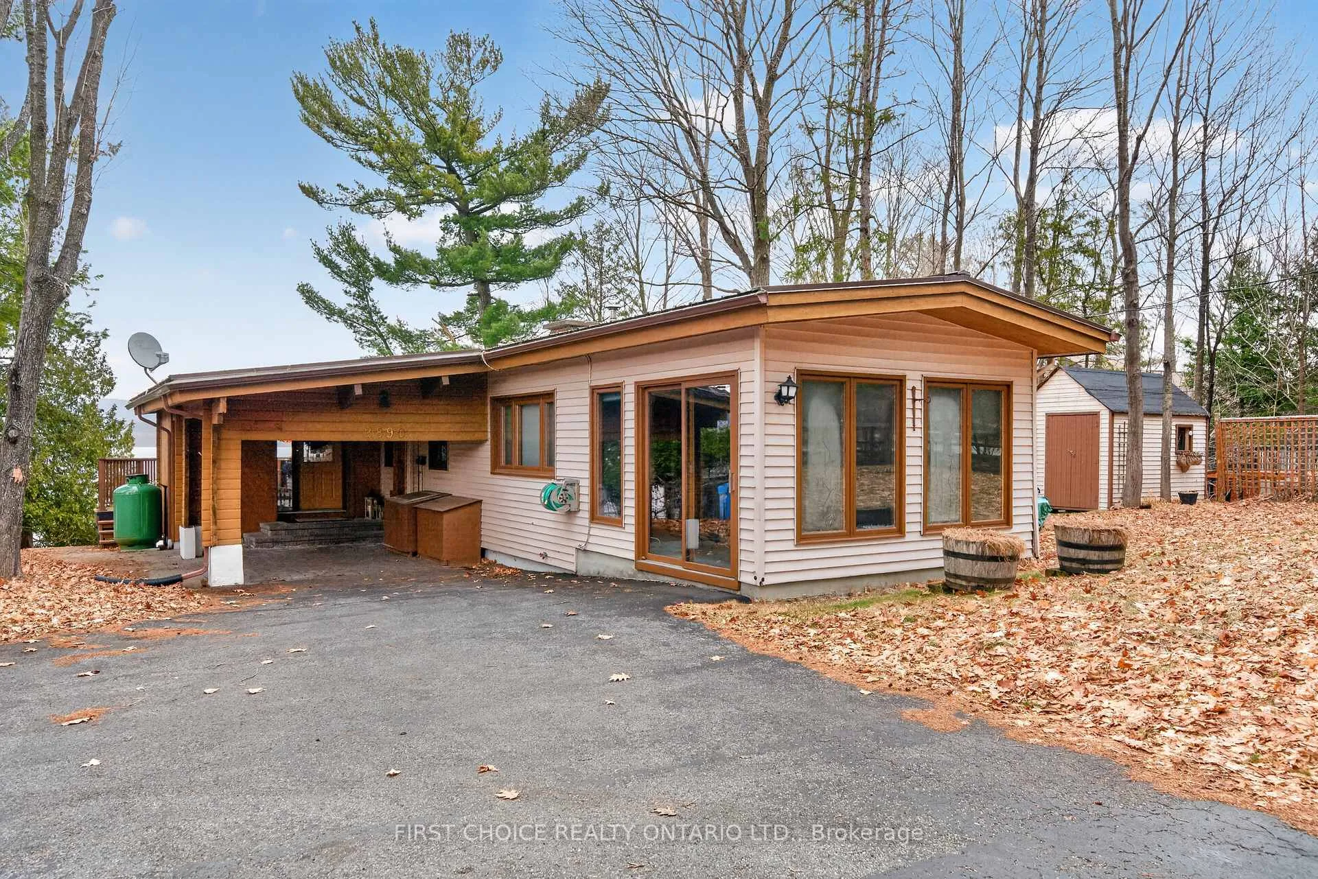 Front of 2890 Barlow Crescent