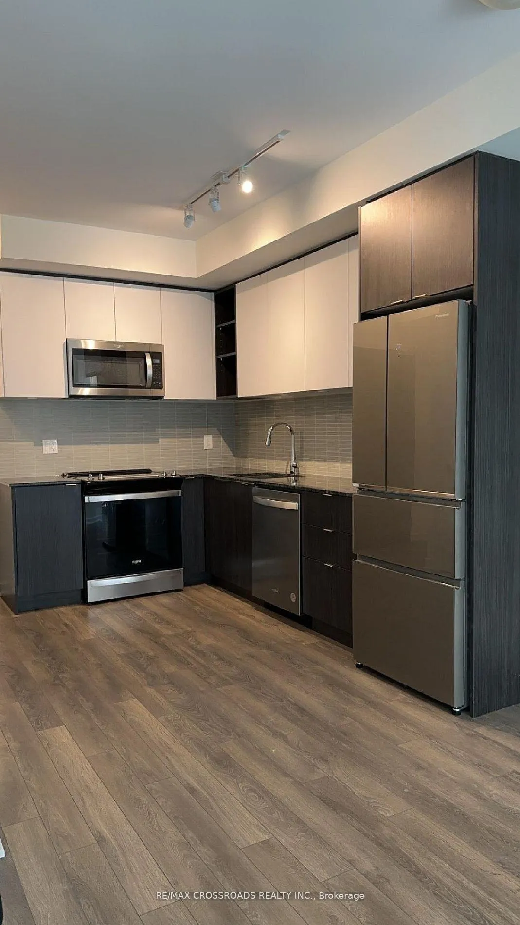Photo 2 of Unit 310, 100 Eagle Rock Way, Vaughan, Rural Vaughan — HOMEH