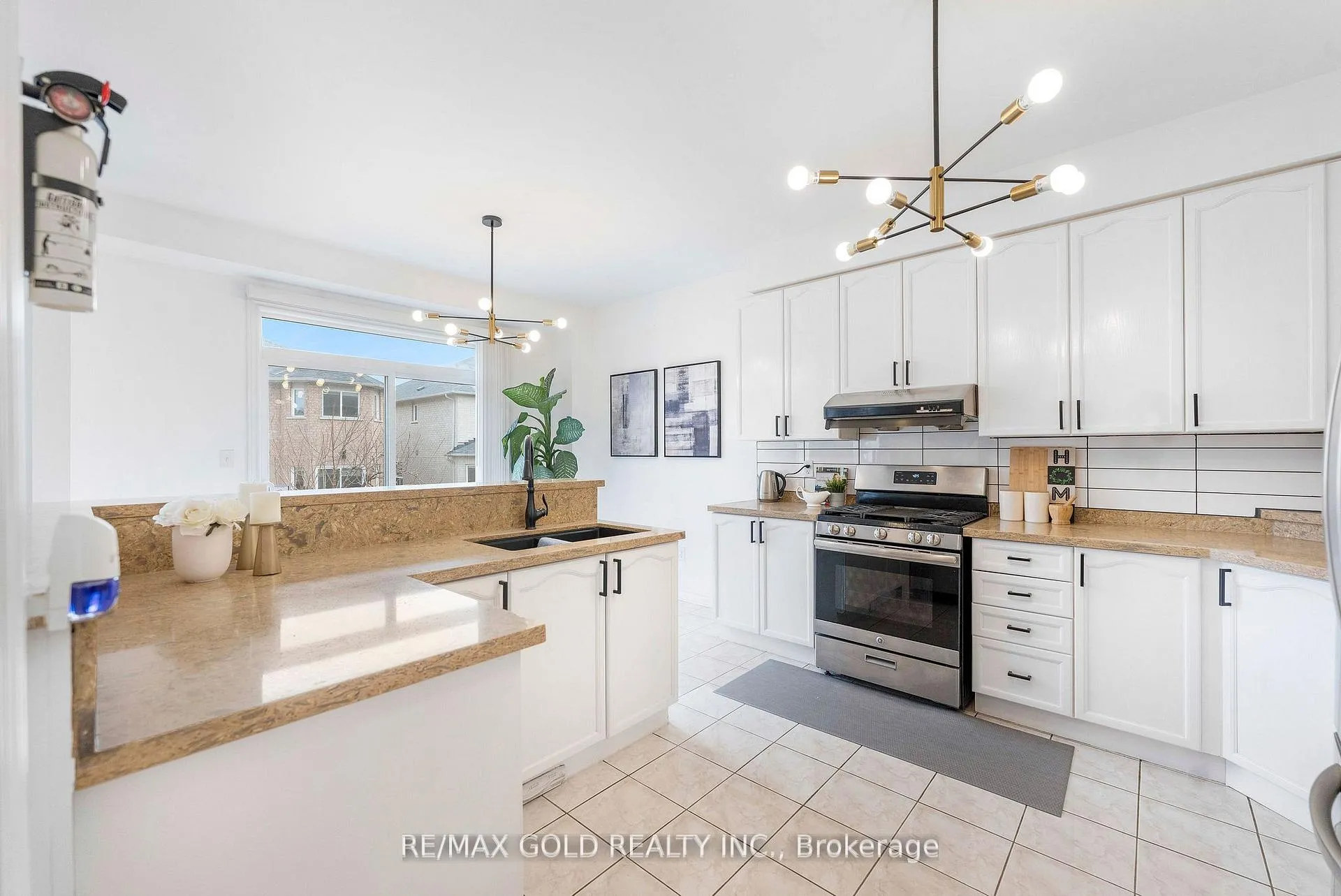 Photo 7 of 23 Pathmaster Road, Brampton, Bram East — HOMEH