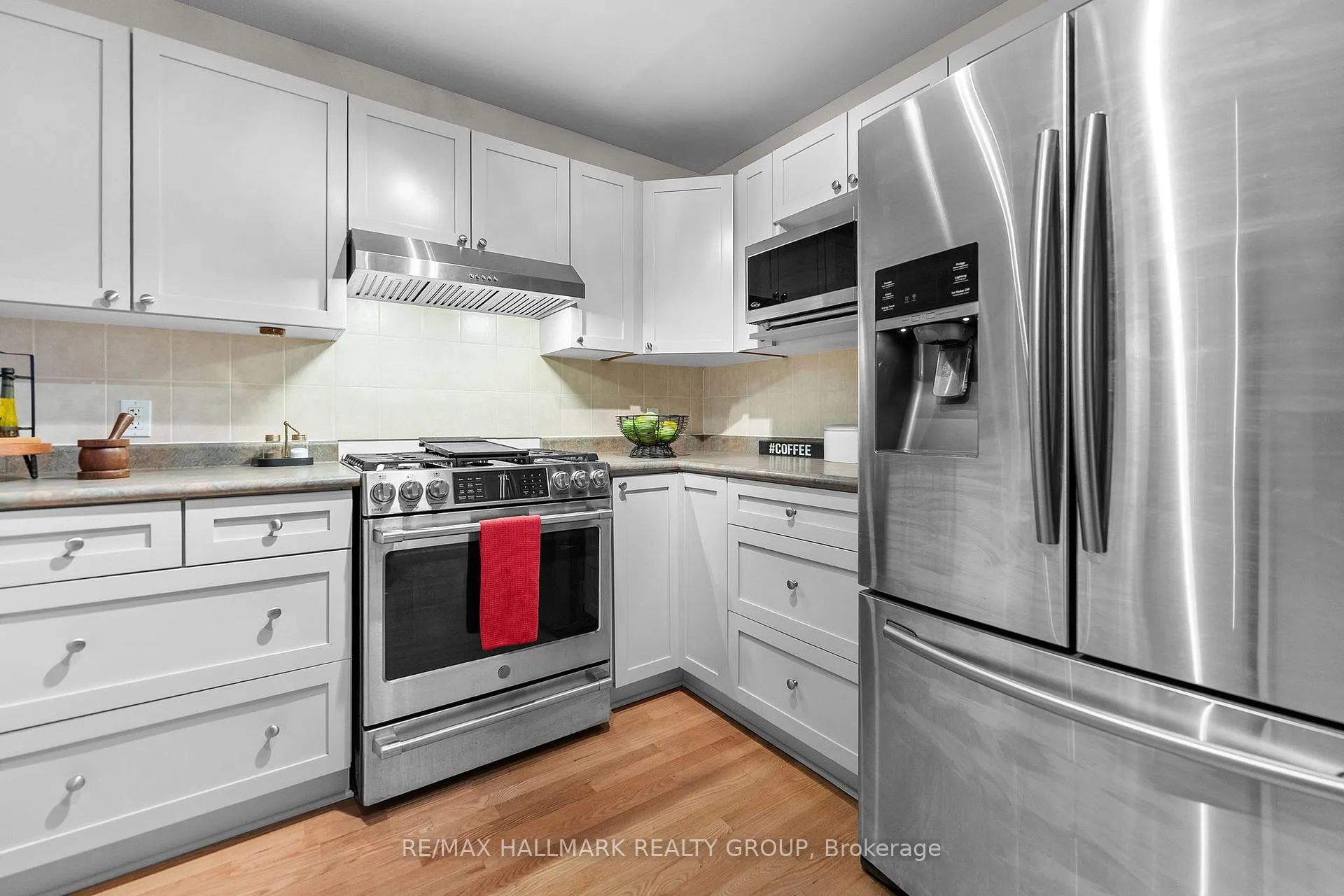 Photo 12 of 42 Nortoba Crescent, Ottawa, Kanata - Kanata Lakes/Heritage Hills — HOMEH