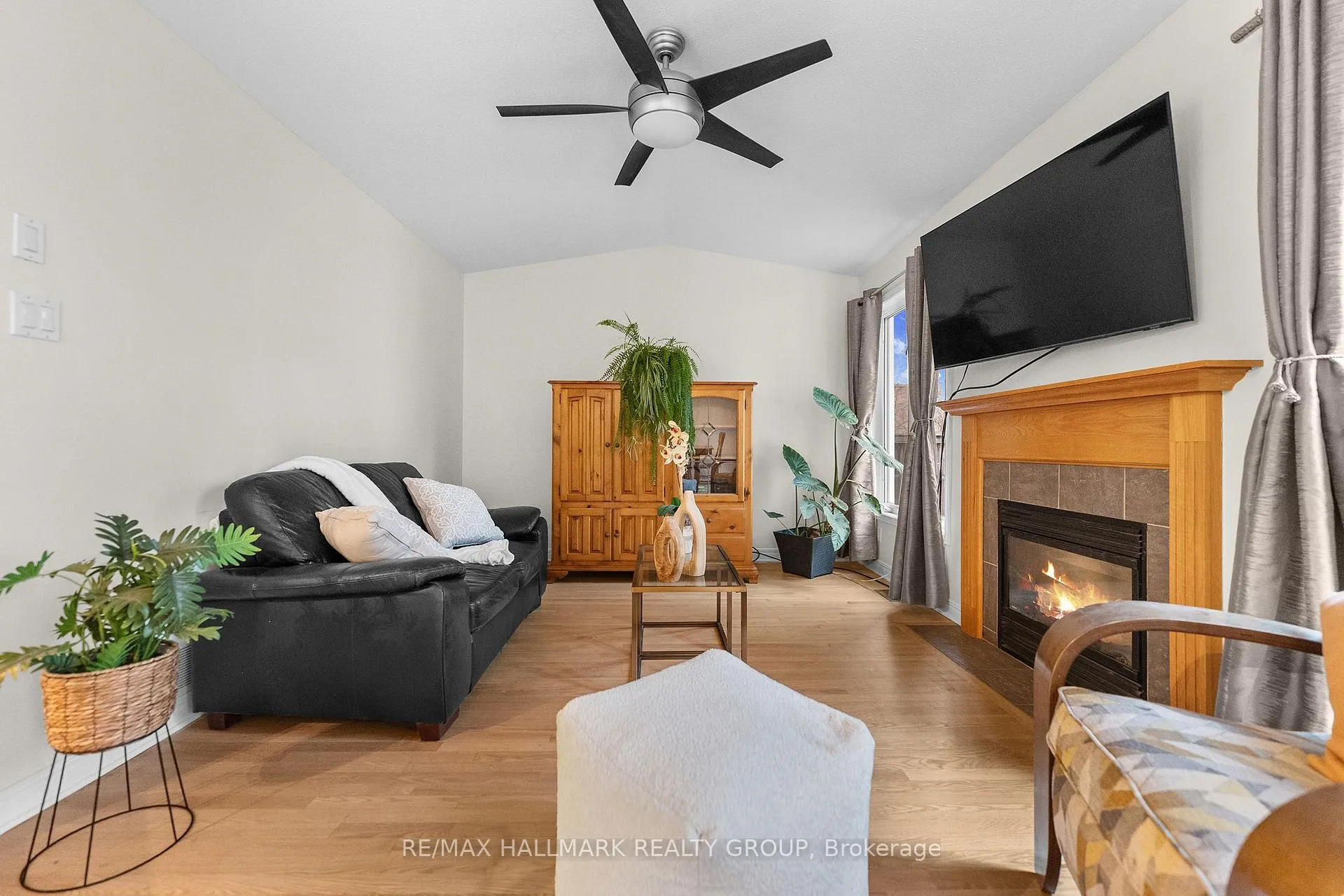 Photo 15 of 42 Nortoba Crescent, Ottawa, Kanata - Kanata Lakes/Heritage Hills — HOMEH