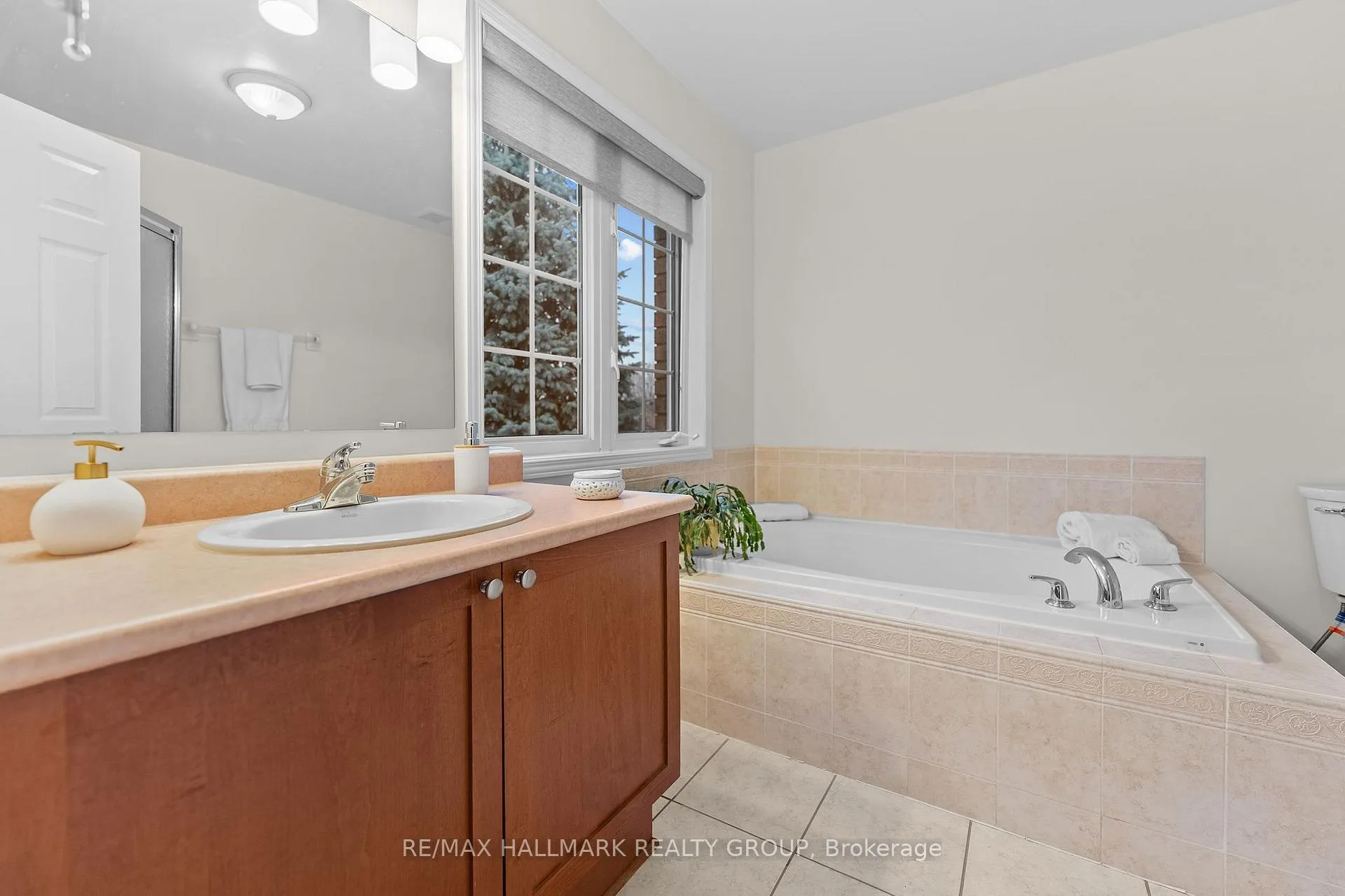 Photo 25 of 42 Nortoba Crescent, Ottawa, Kanata - Kanata Lakes/Heritage Hills — HOMEH