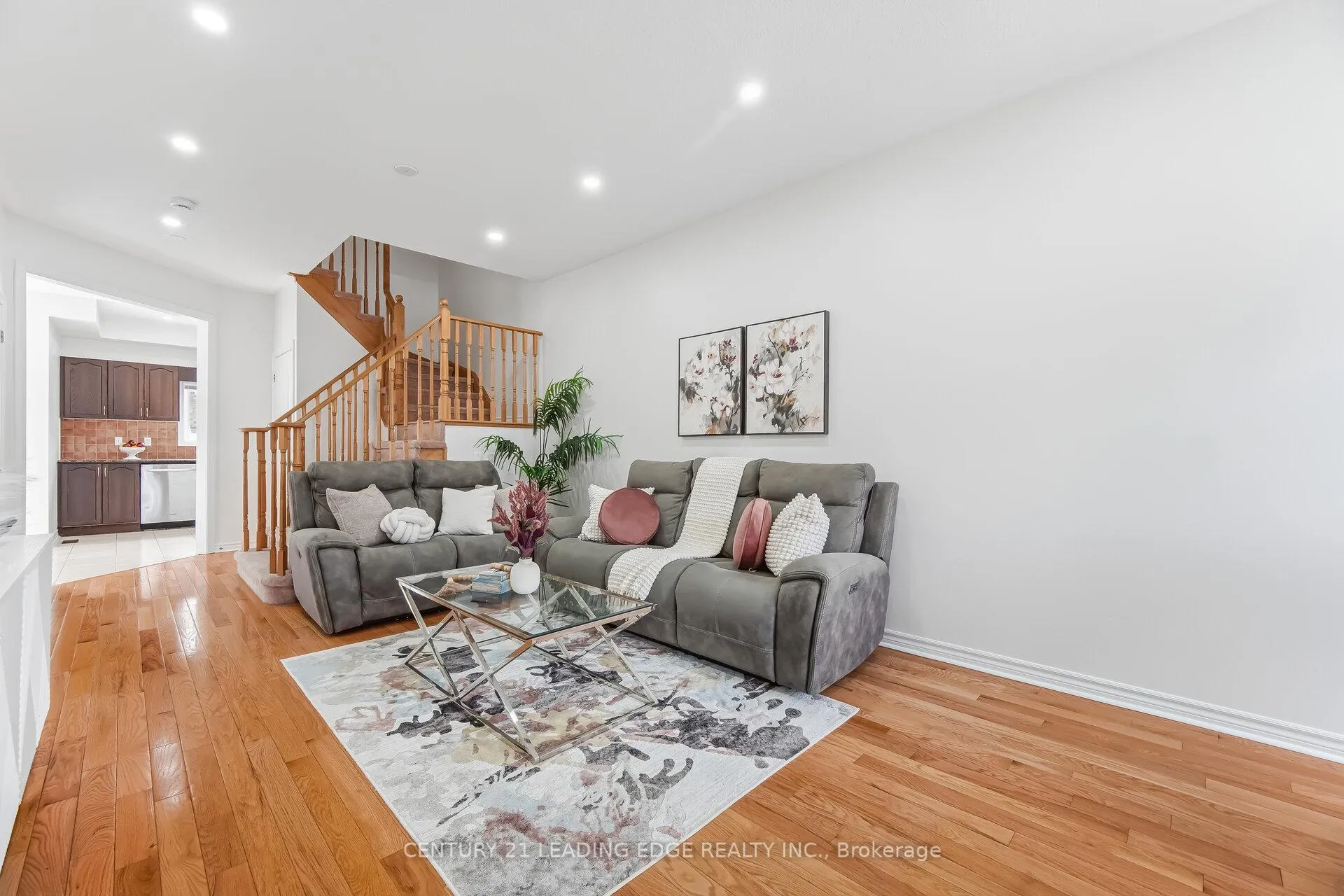 Photo 8 of 4 Moores Court, Markham, Box Grove — HOMEH