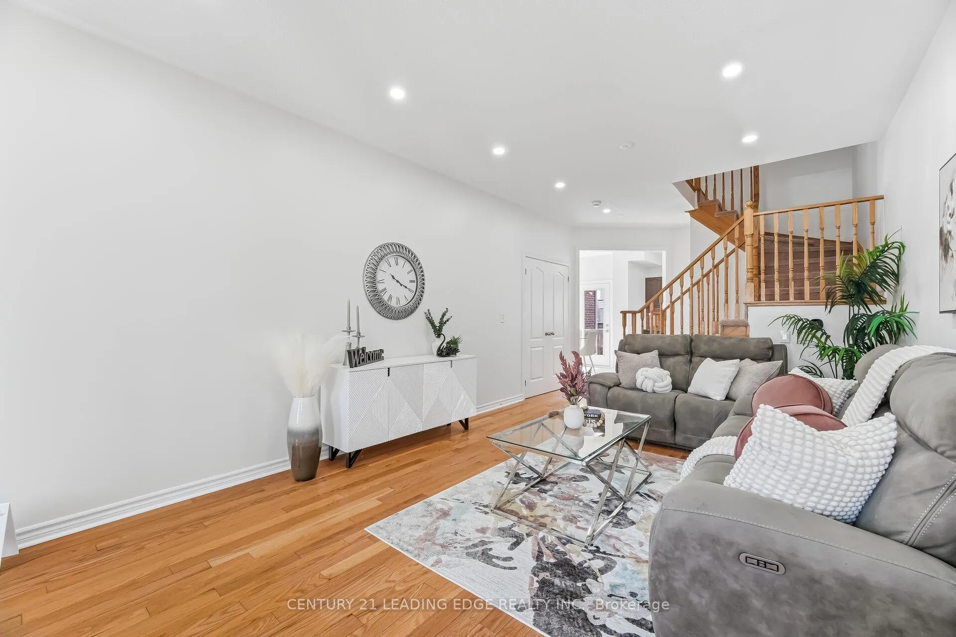 Photo 10 of 4 Moores Court, Markham, Box Grove — HOMEH