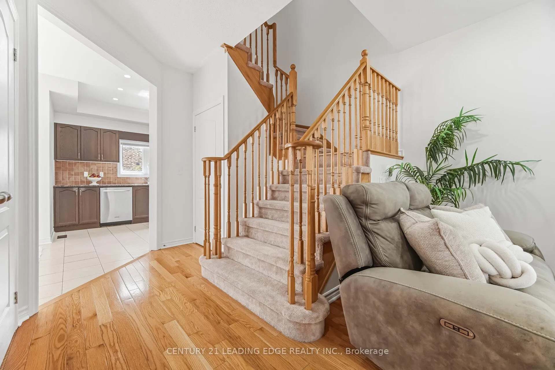 Photo 20 of 4 Moores Court, Markham, Box Grove — HOMEH