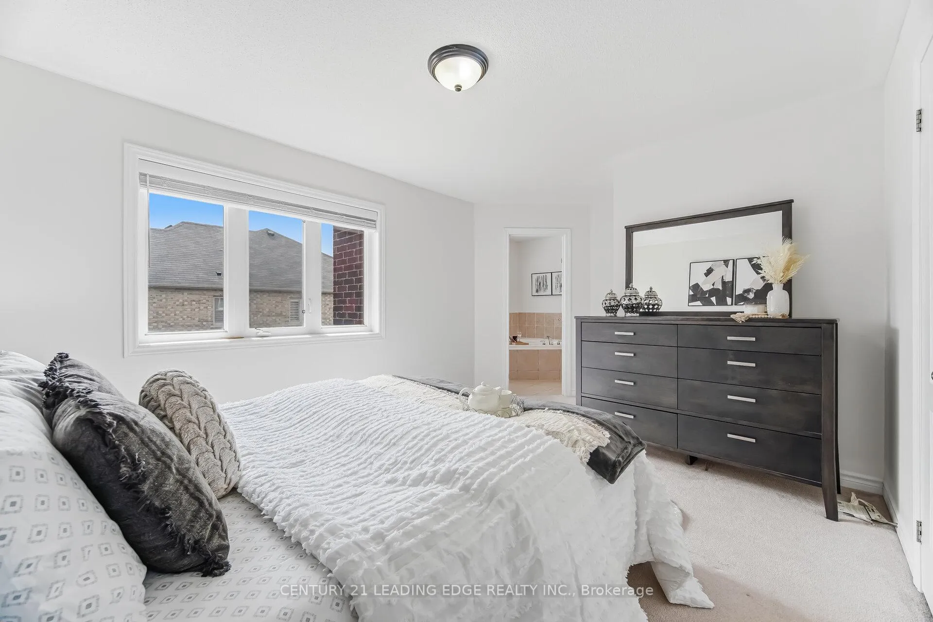 Photo 24 of 4 Moores Court, Markham, Box Grove — HOMEH