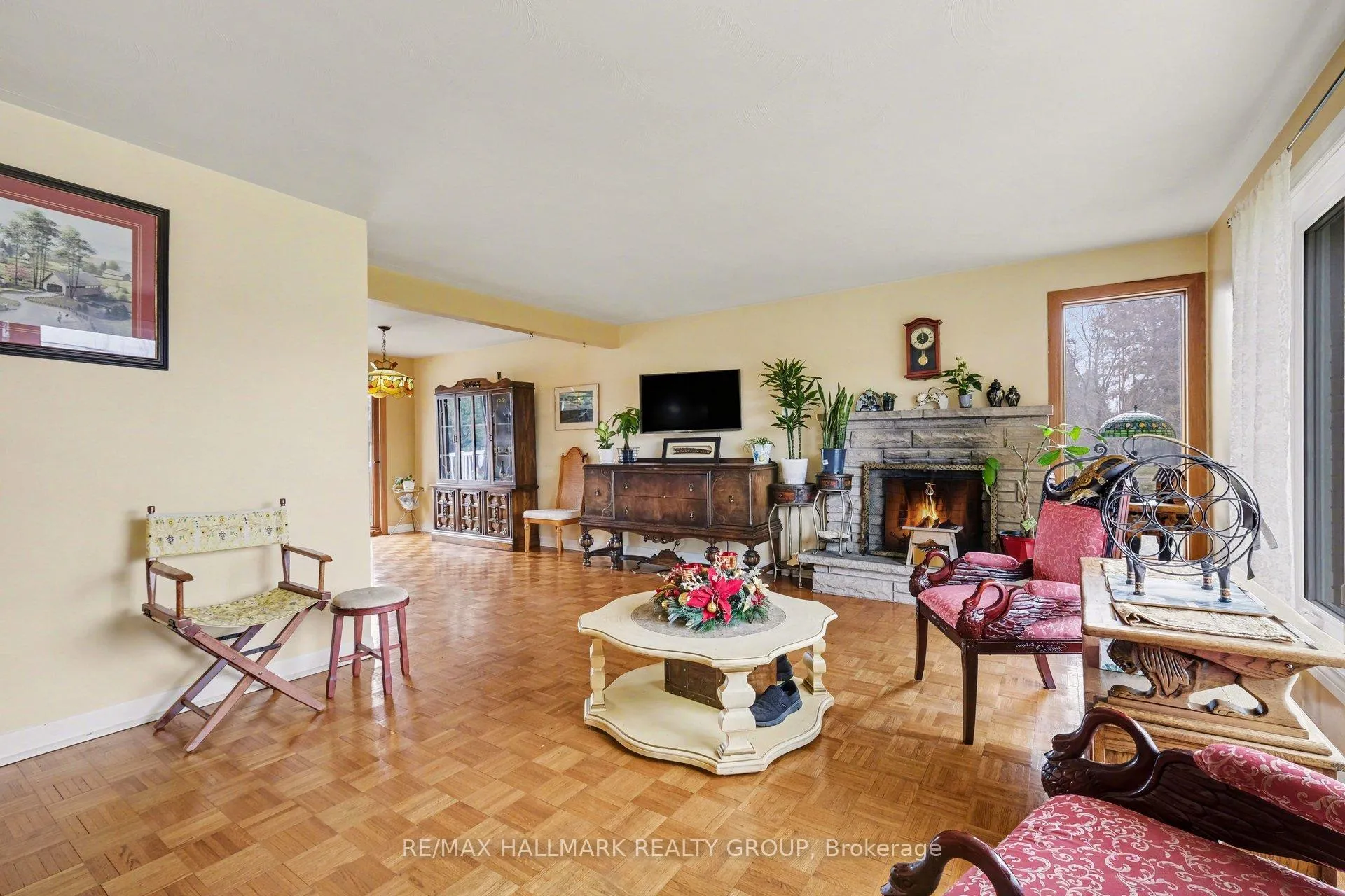 Photo 5 of 4827 Anderson Road, Ottawa, Carlsbad Springs — HOMEH