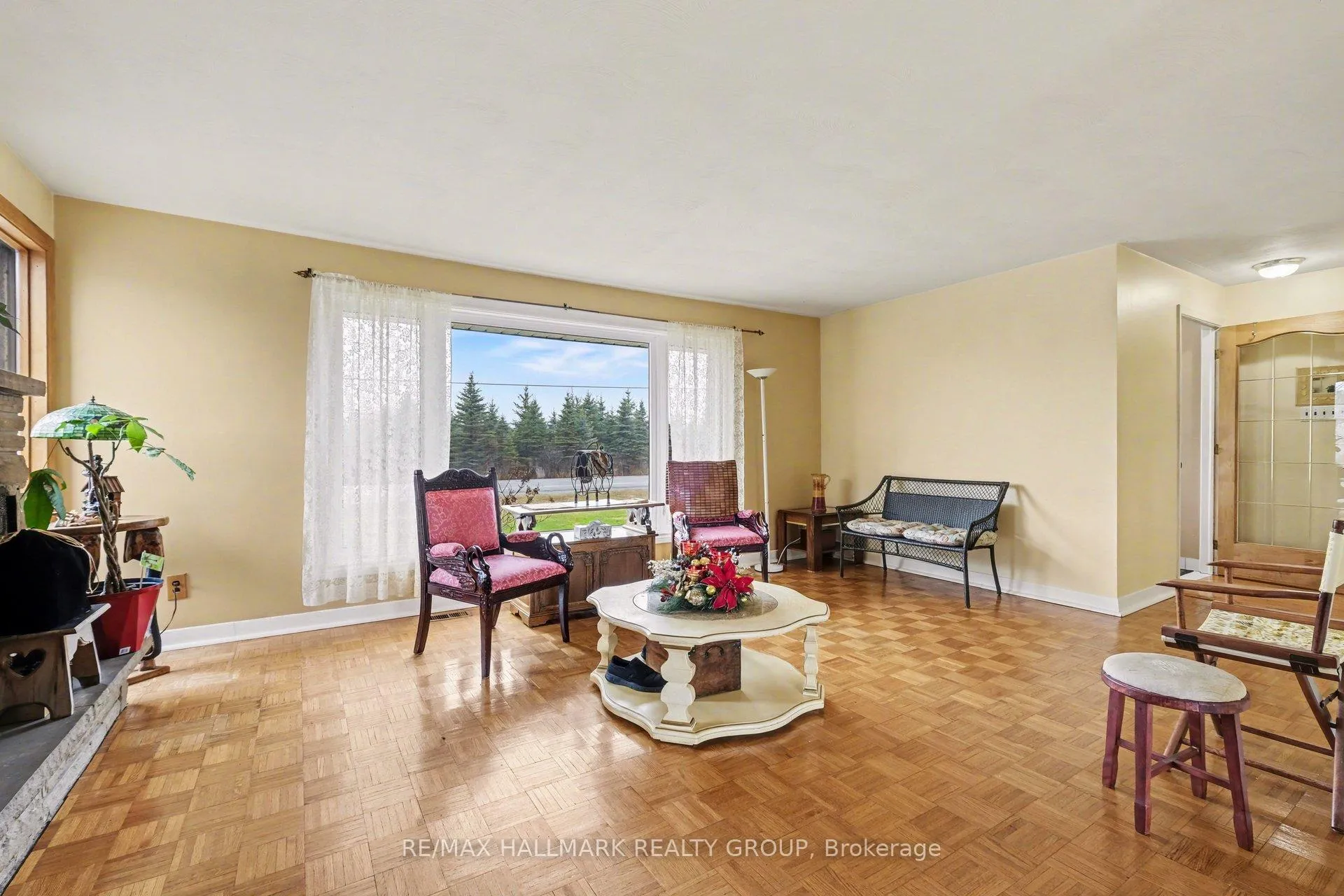 Photo 6 of 4827 Anderson Road, Ottawa, Carlsbad Springs — HOMEH